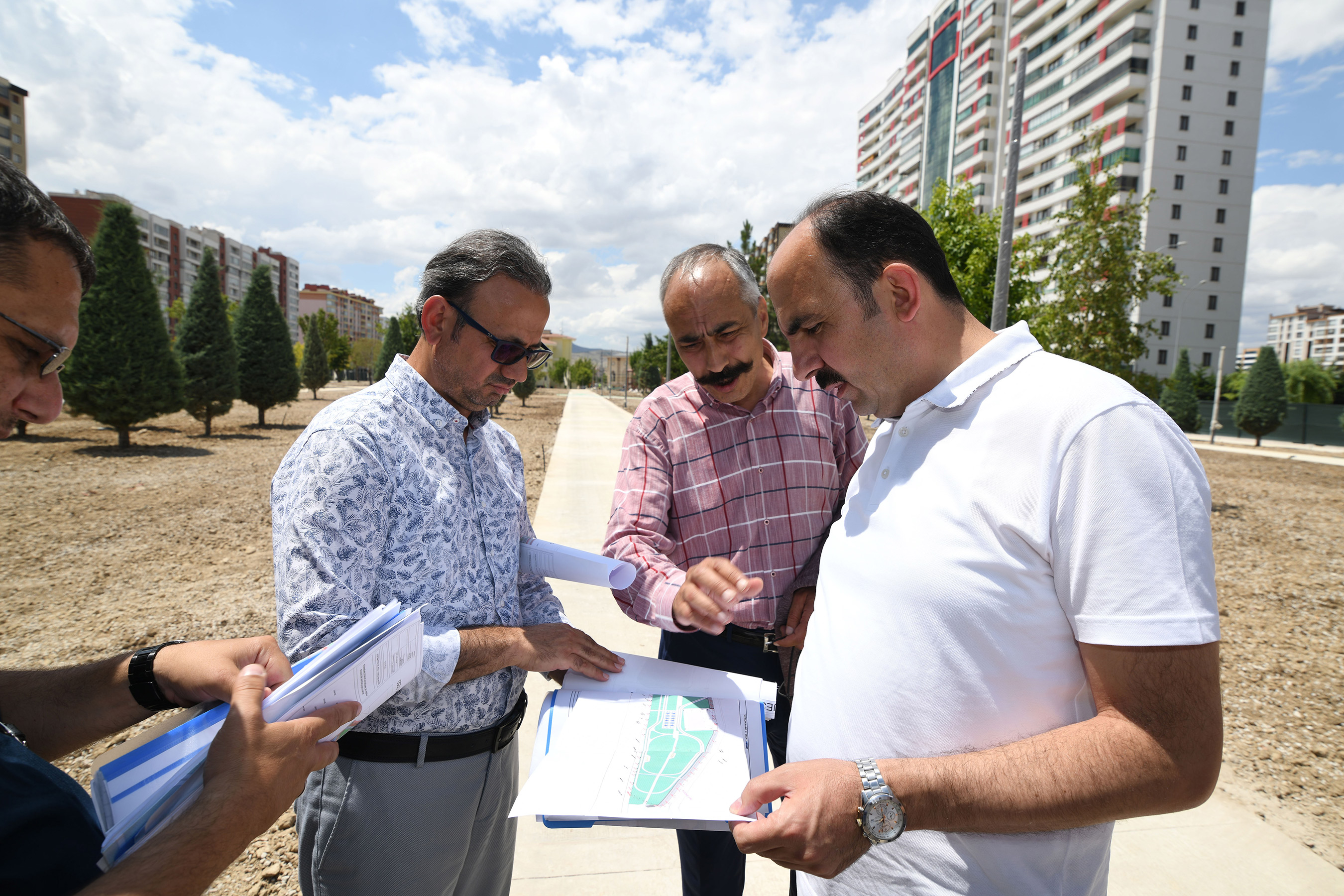 Başkan Altay: 'Şefik Can Parkı Yeşil Dokusuyla Sosyal Hayata Katkı Sağlayacak'