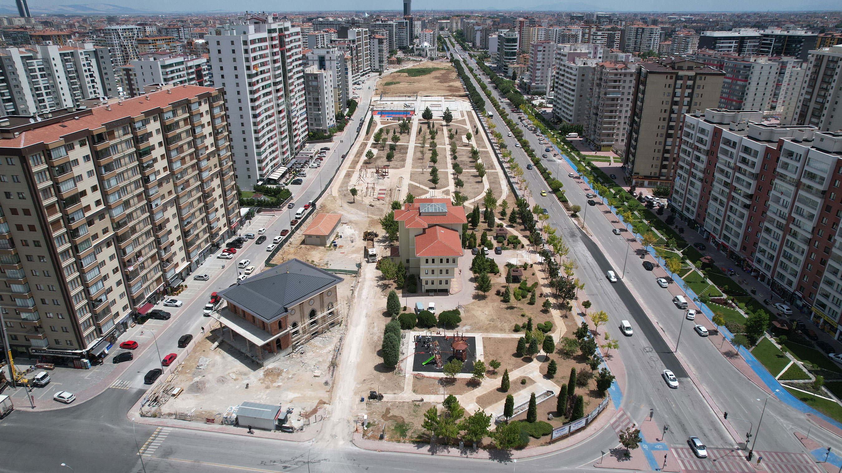 Başkan Altay: 'Şefik Can Parkı Yeşil Dokusuyla Sosyal Hayata Katkı Sağlayacak'