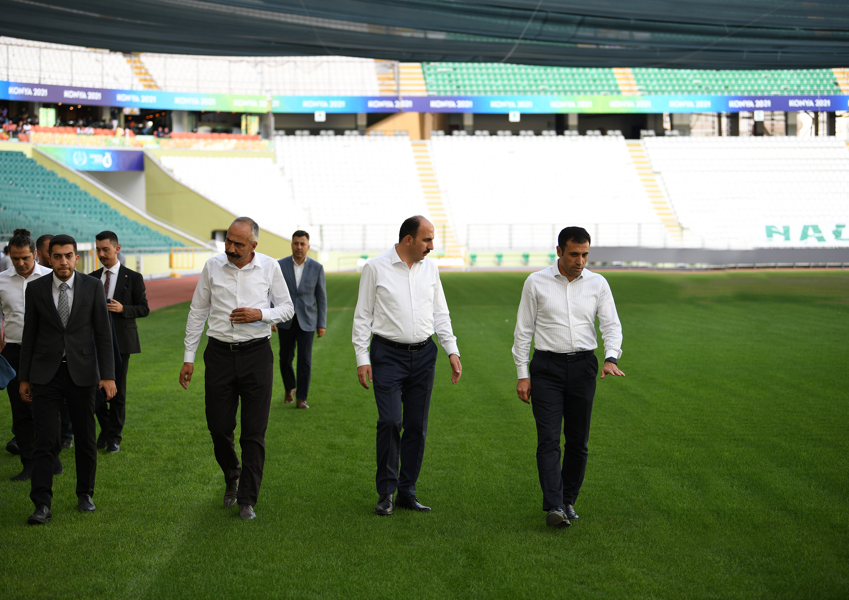 Başkan Altay Büyükşehir Stadyumu'nda Hibrit Çim Çalışmalarının Başladığını Açıkladı 