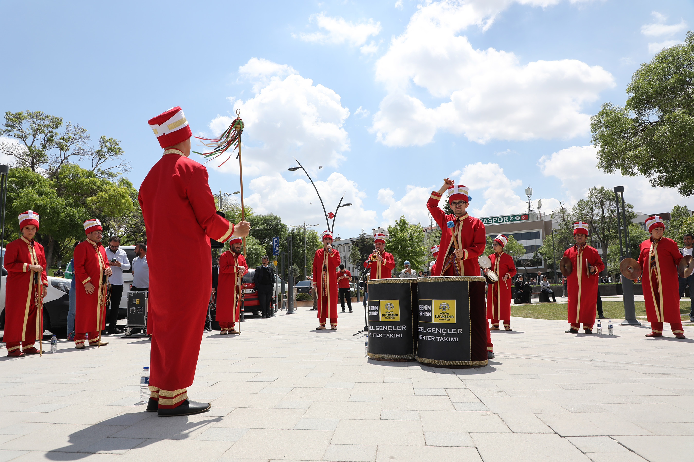 Görme Engelli Gençler Kendi Yazdıkları Oyunu Sahneledi