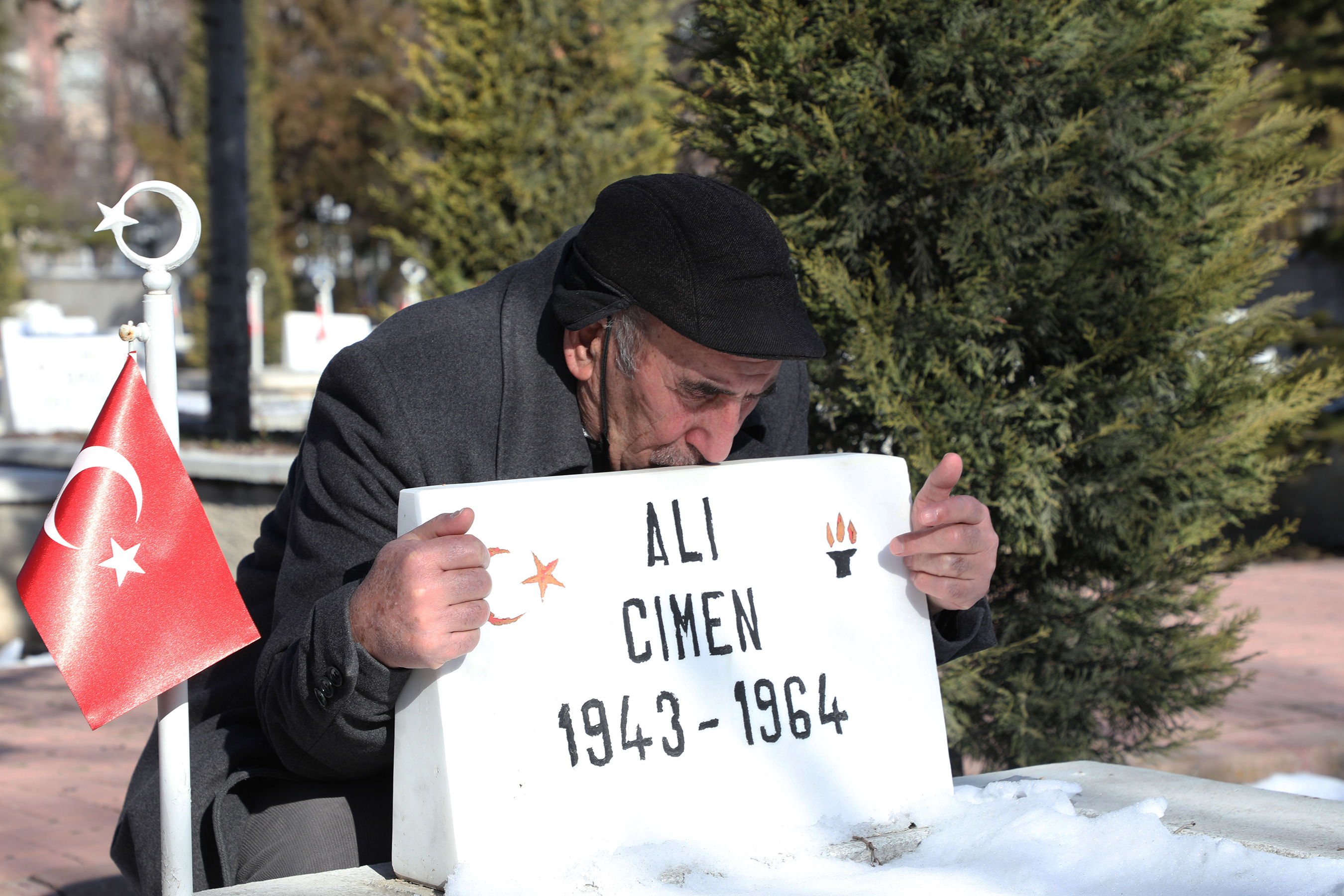 Şehitlerinin Mezarlarına Yarım Asır Sonra Kavuştular