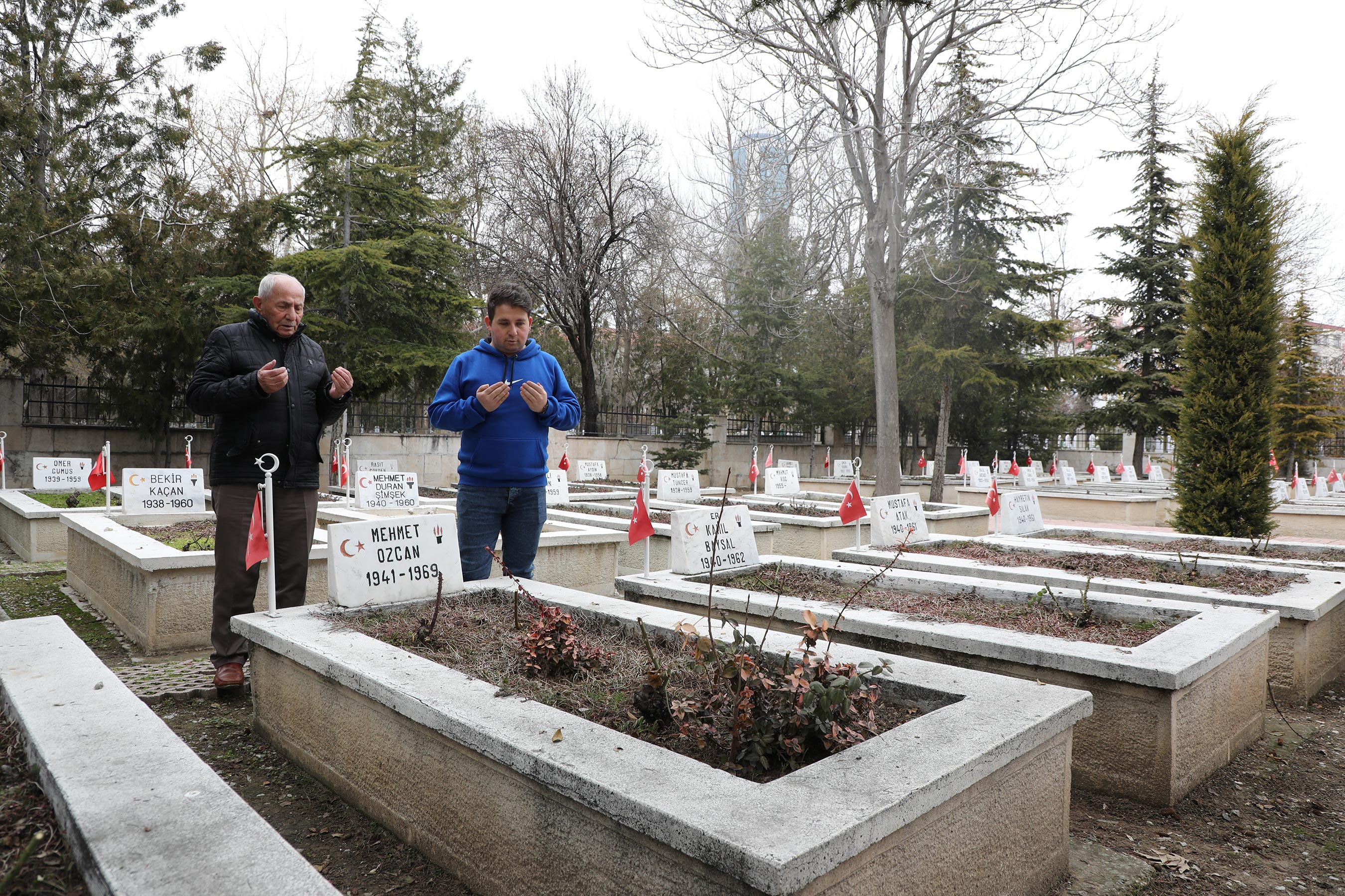 Şehitlerinin Mezarlarına Yarım Asır Sonra Kavuştular