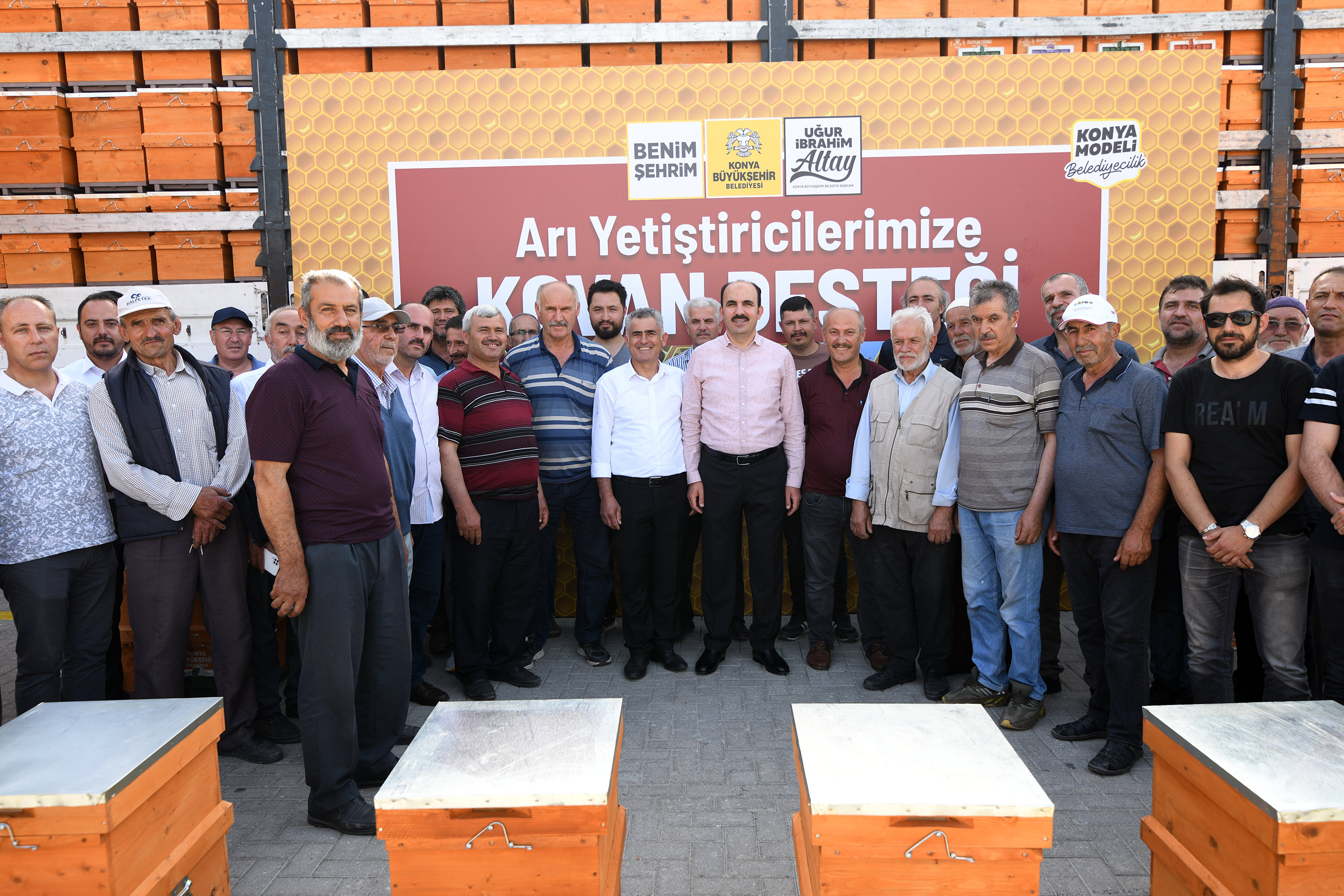 Başkan Altay: 'Kovanlar Arıcılarımız İçin Nefes Olacak'