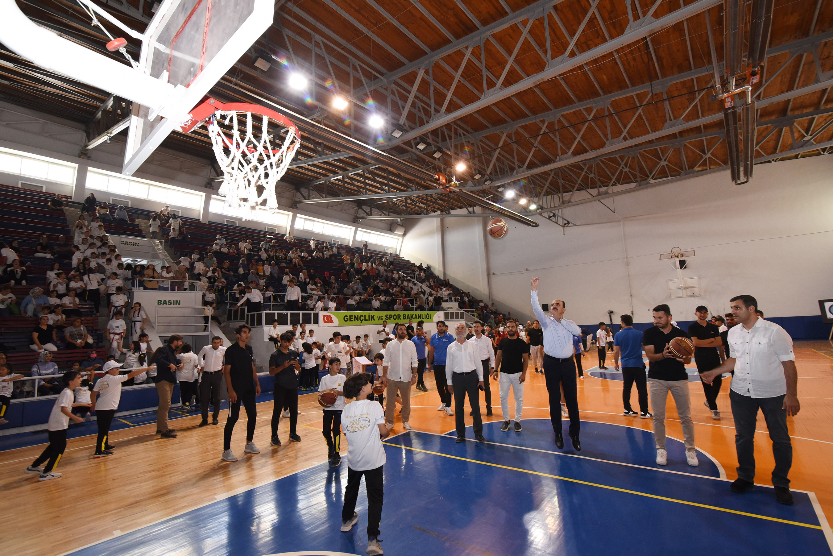 Başkan Altay Ereğli'de Esnafla ve Vatandaşla Buluştu, Yatırımları İnceledi