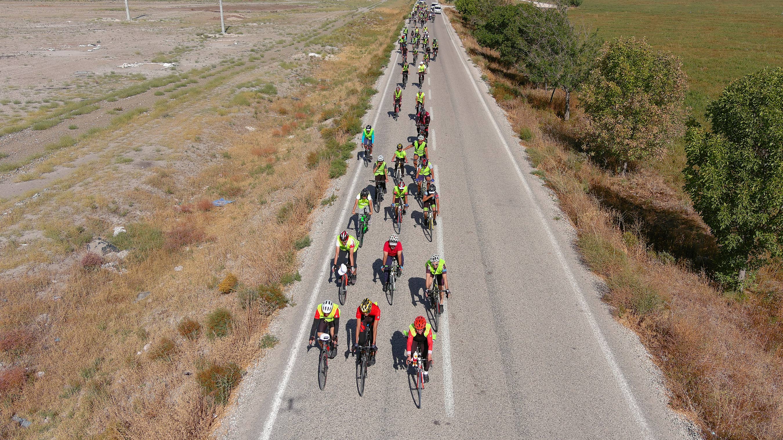 Bisiklet Sürücüleri Tarihe Pedal Çevirdi