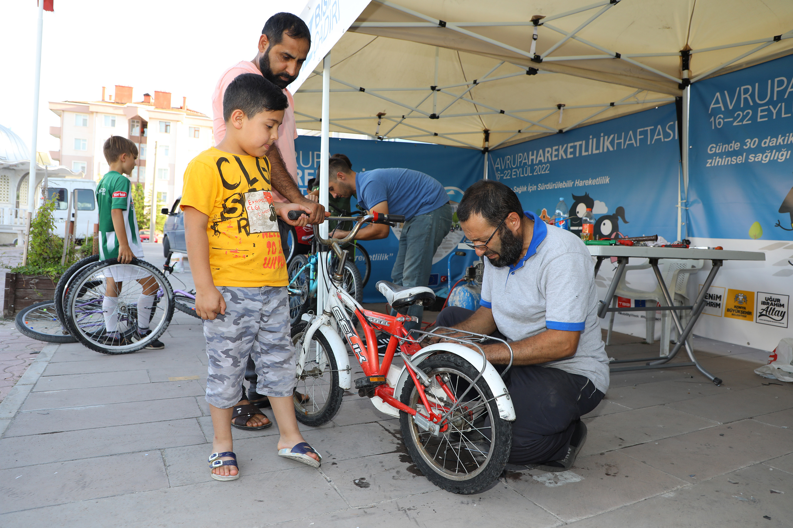 Bisiklet Sürücüleri Tarihe Pedal Çevirdi