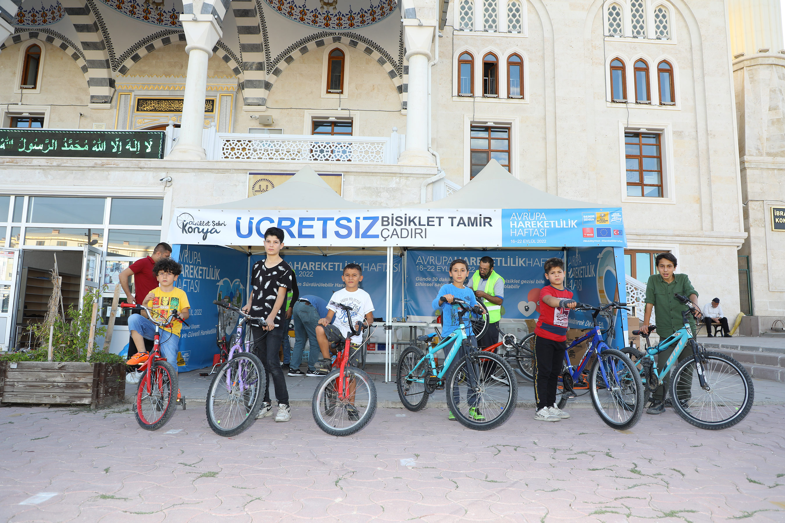 Bisiklet Sürücüleri Tarihe Pedal Çevirdi