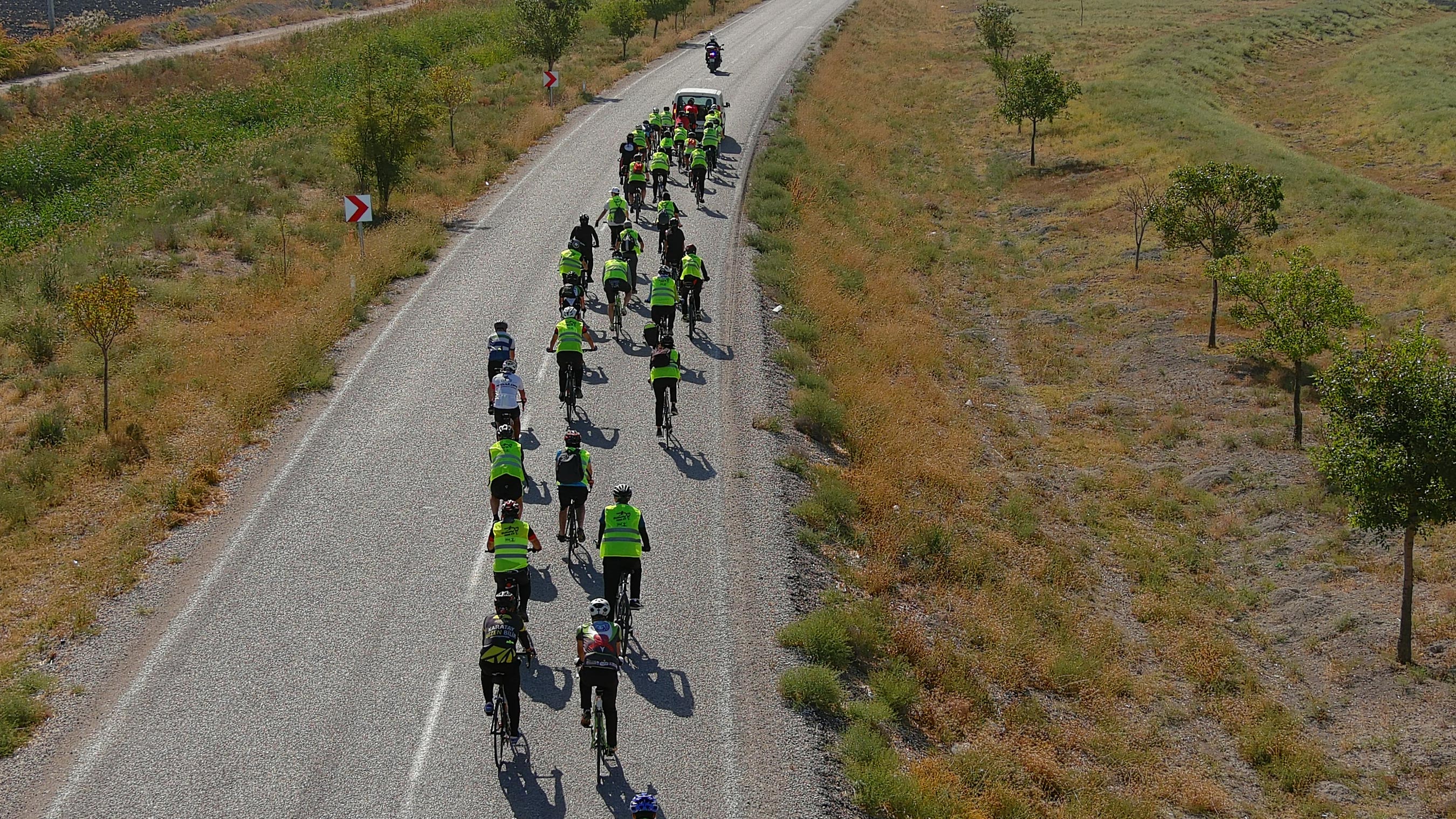 Bisiklet Sürücüleri Tarihe Pedal Çevirdi