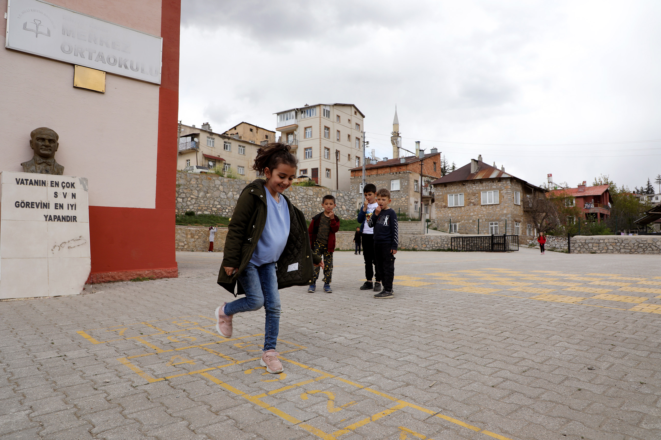 Büyükşehir 278 Okulda Oyun Alanları Oluşturdu