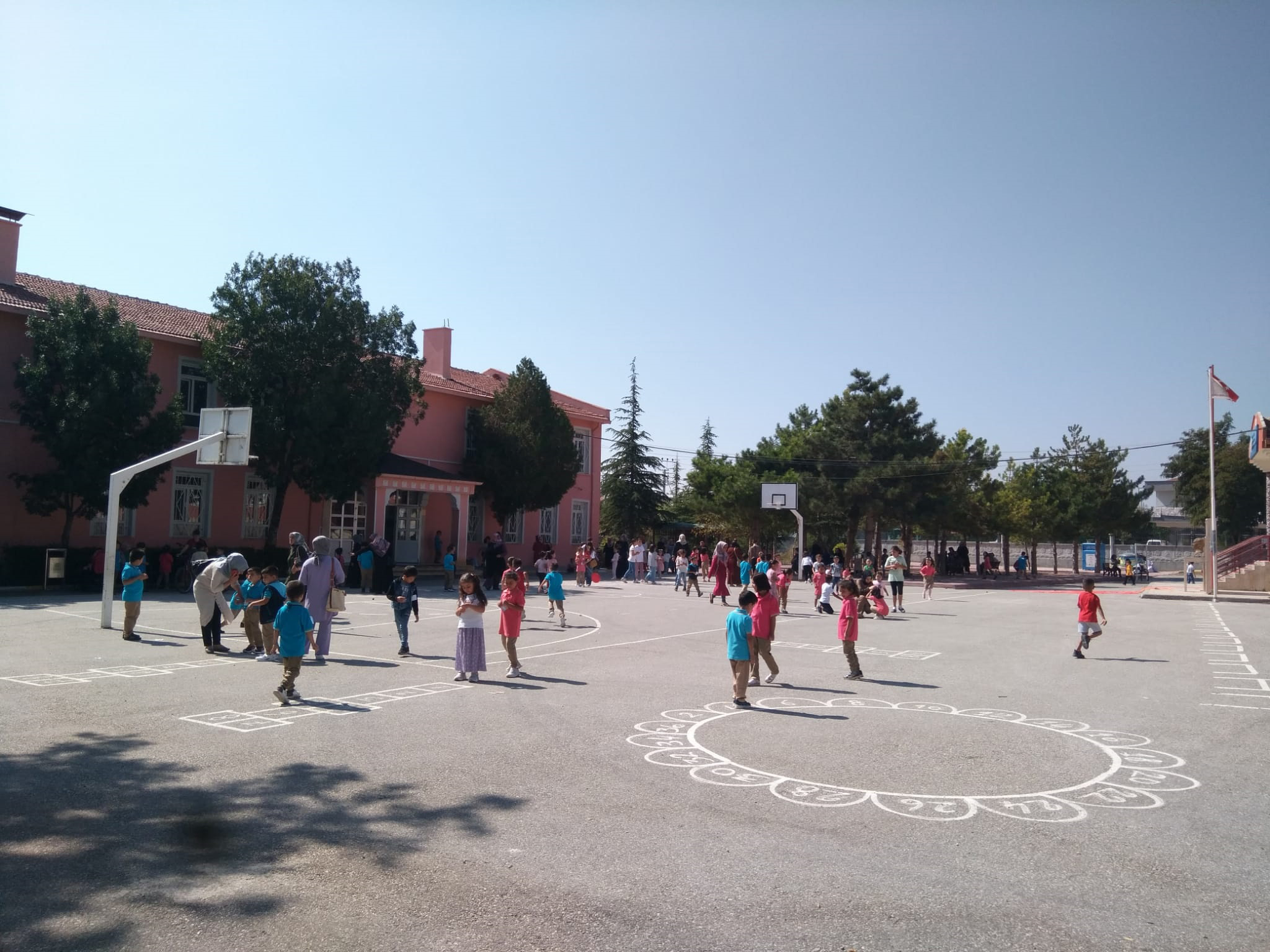 Büyükşehir 290 Okulda Oyun Alanları Oluşturdu