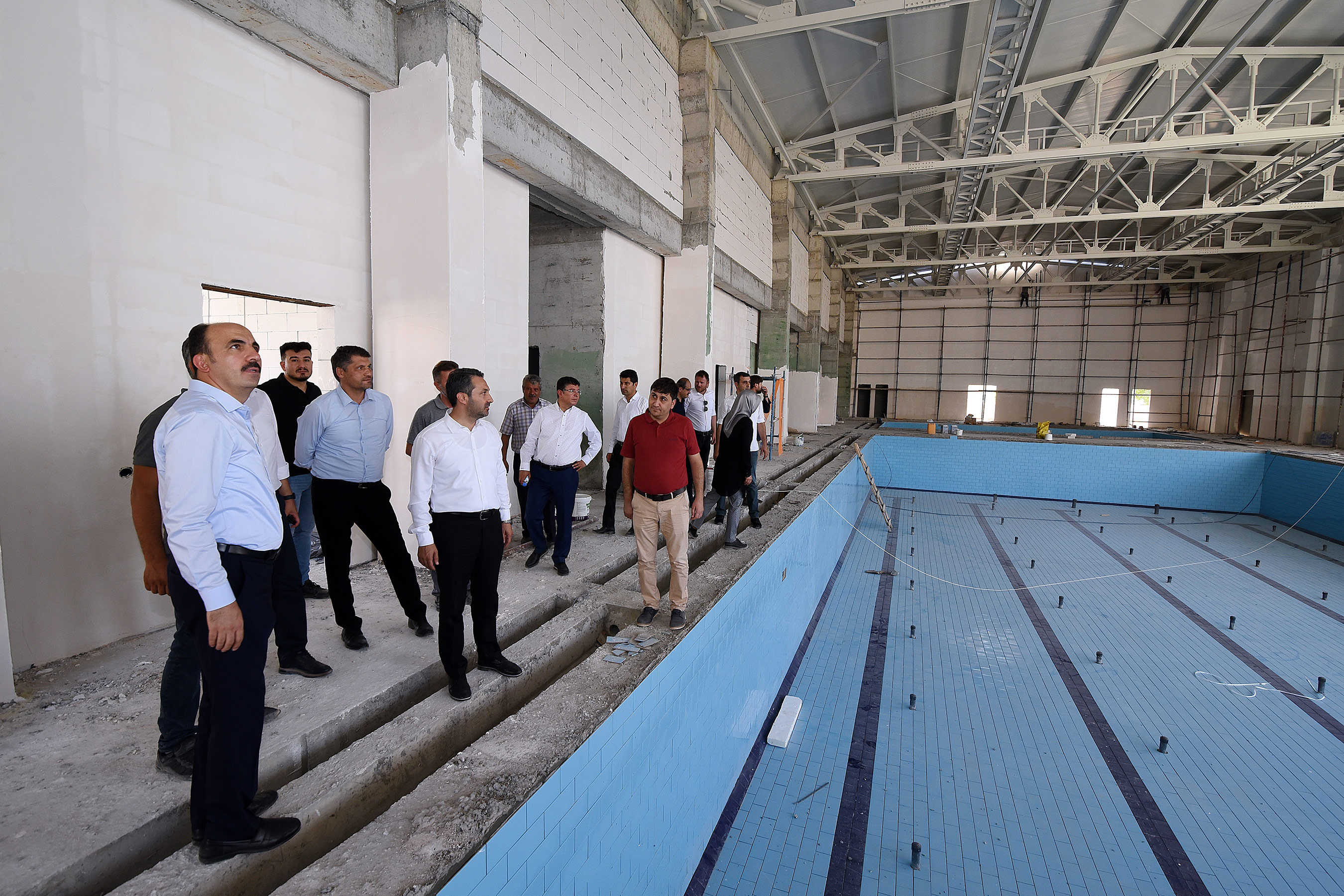 Başkan Altay Ereğli Yarı Olimpik Yüzme Havuzunu İnceledi 