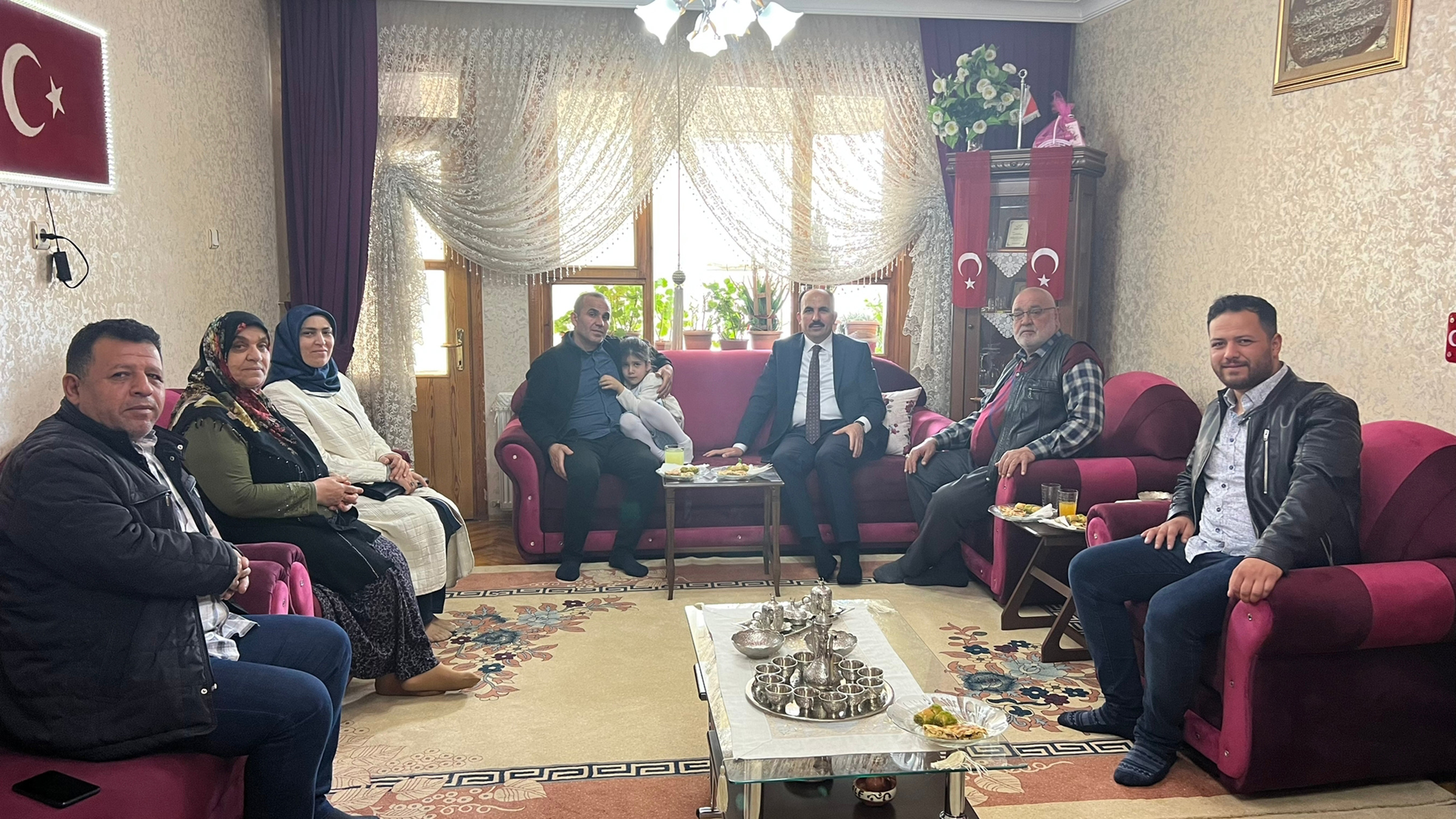 Başkan Altay Ramazan Bayramı'nda Şehit ve Gazi Ailelerini Ziyaret Etti
