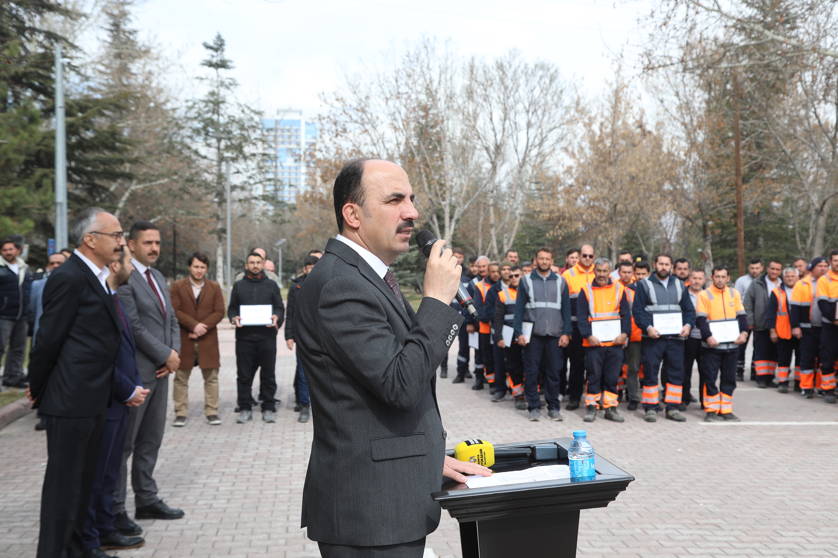 Başkan Altay Hatay'da Görev Yapan Personele Teşekkür Belgesi Takdim Etti