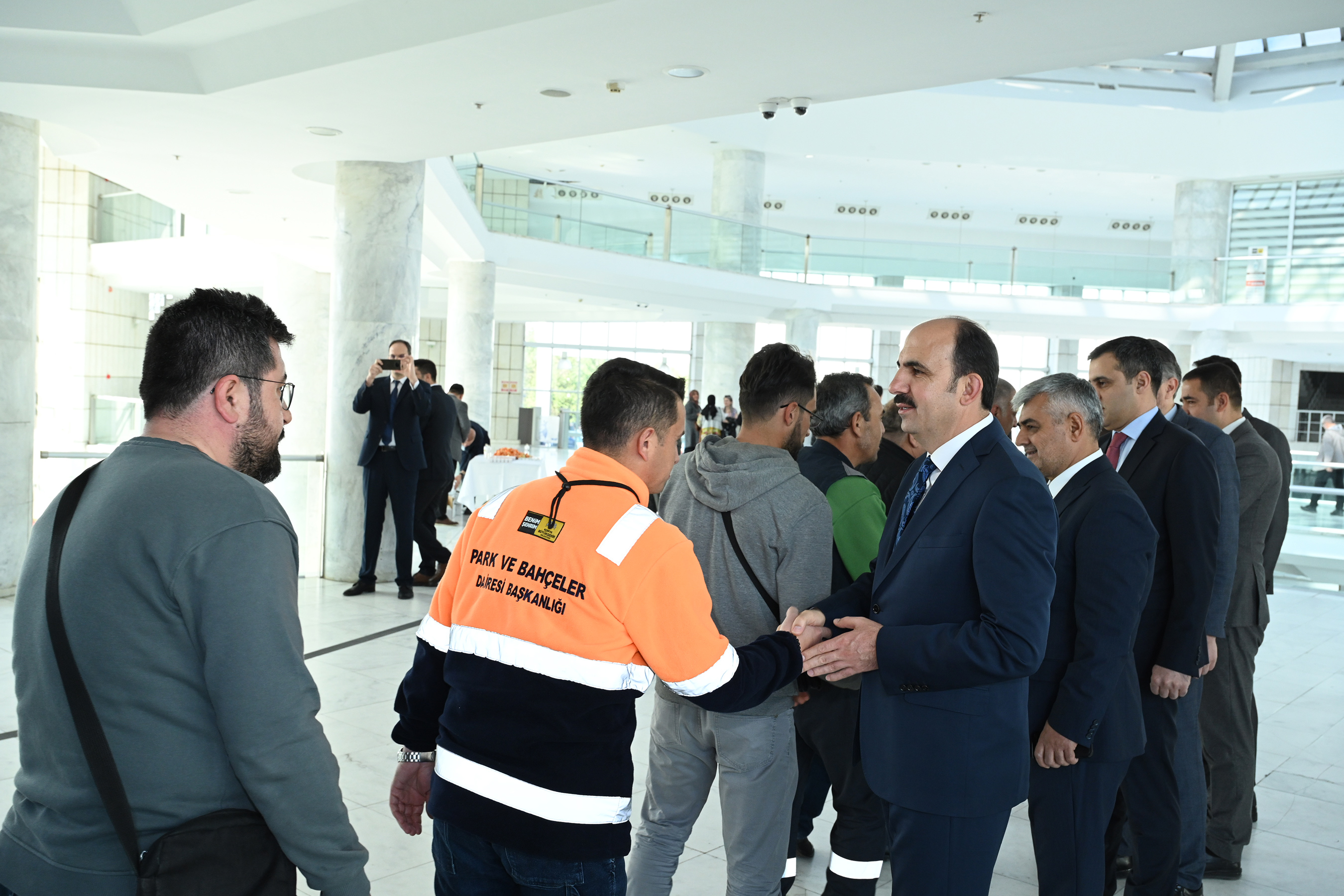 Başkan Altay Belediye Çalışanlarıyla Bayramlaştı