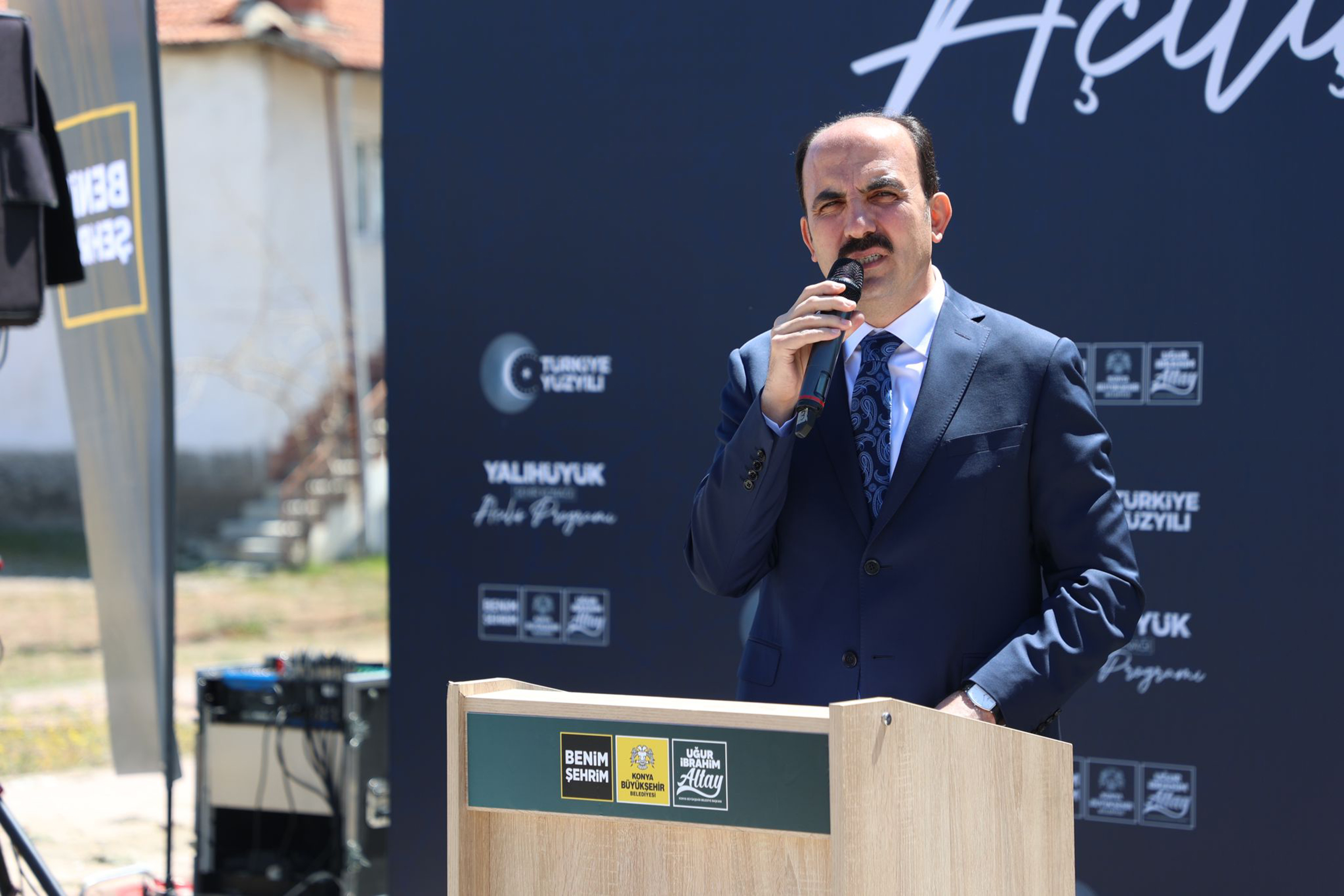 Başkan Altay: "Sürekli İş ve Hizmet Üreten Bir Belediyecilik Anlayışıyla Çalışıyoruz"