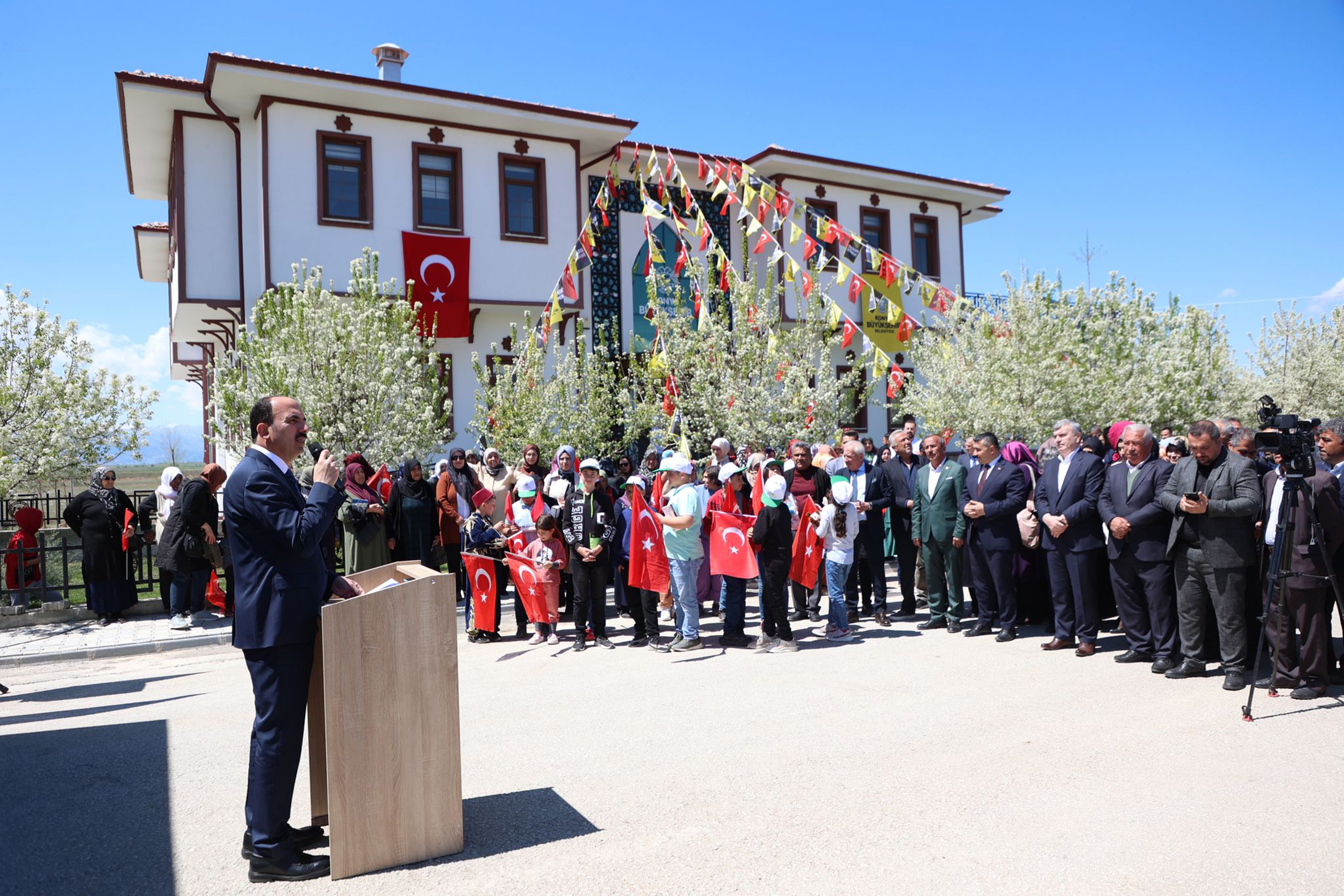 Başkan Altay: "Sürekli İş ve Hizmet Üreten Bir Belediyecilik Anlayışıyla Çalışıyoruz"