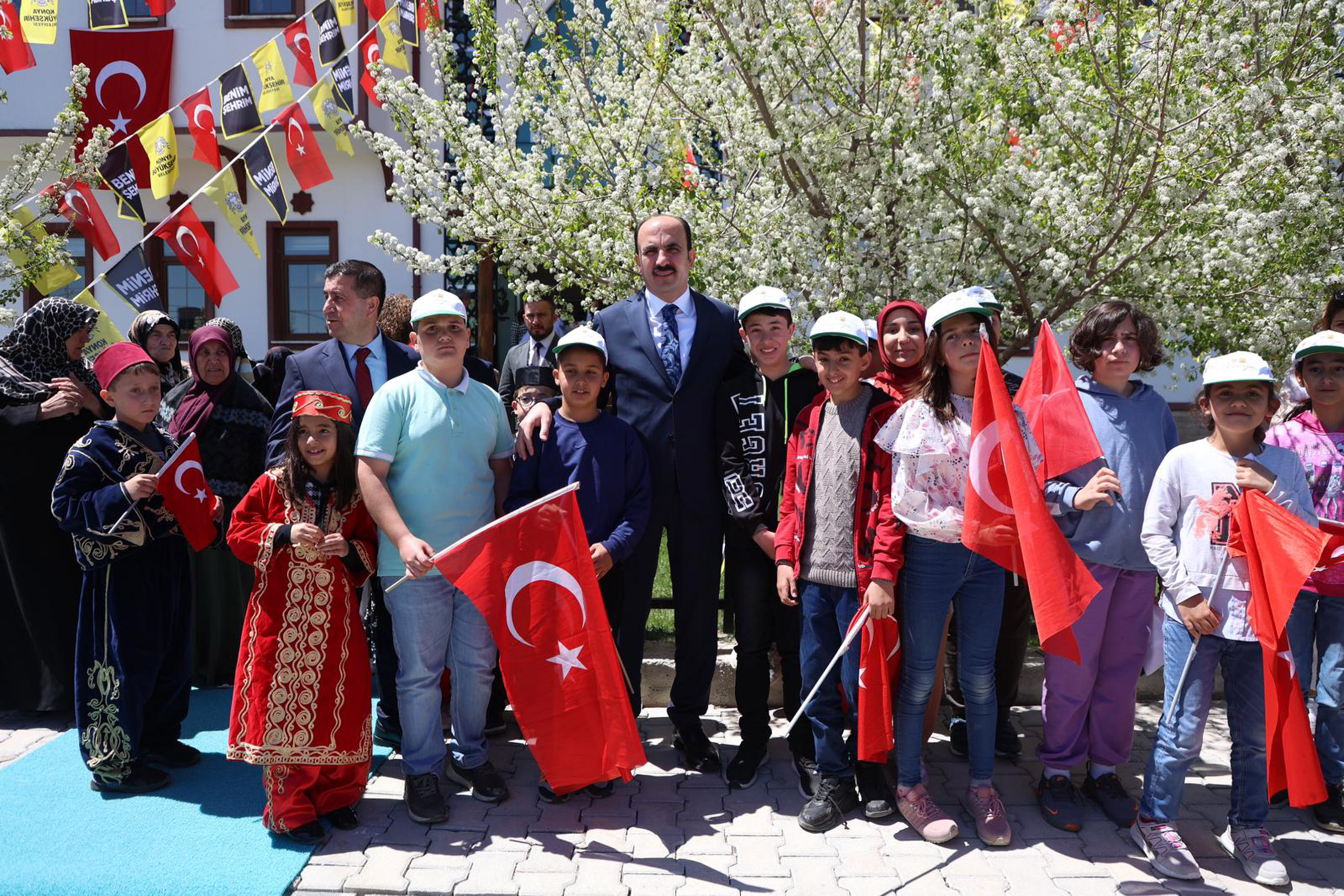 Başkan Altay: "Sürekli İş ve Hizmet Üreten Bir Belediyecilik Anlayışıyla Çalışıyoruz"