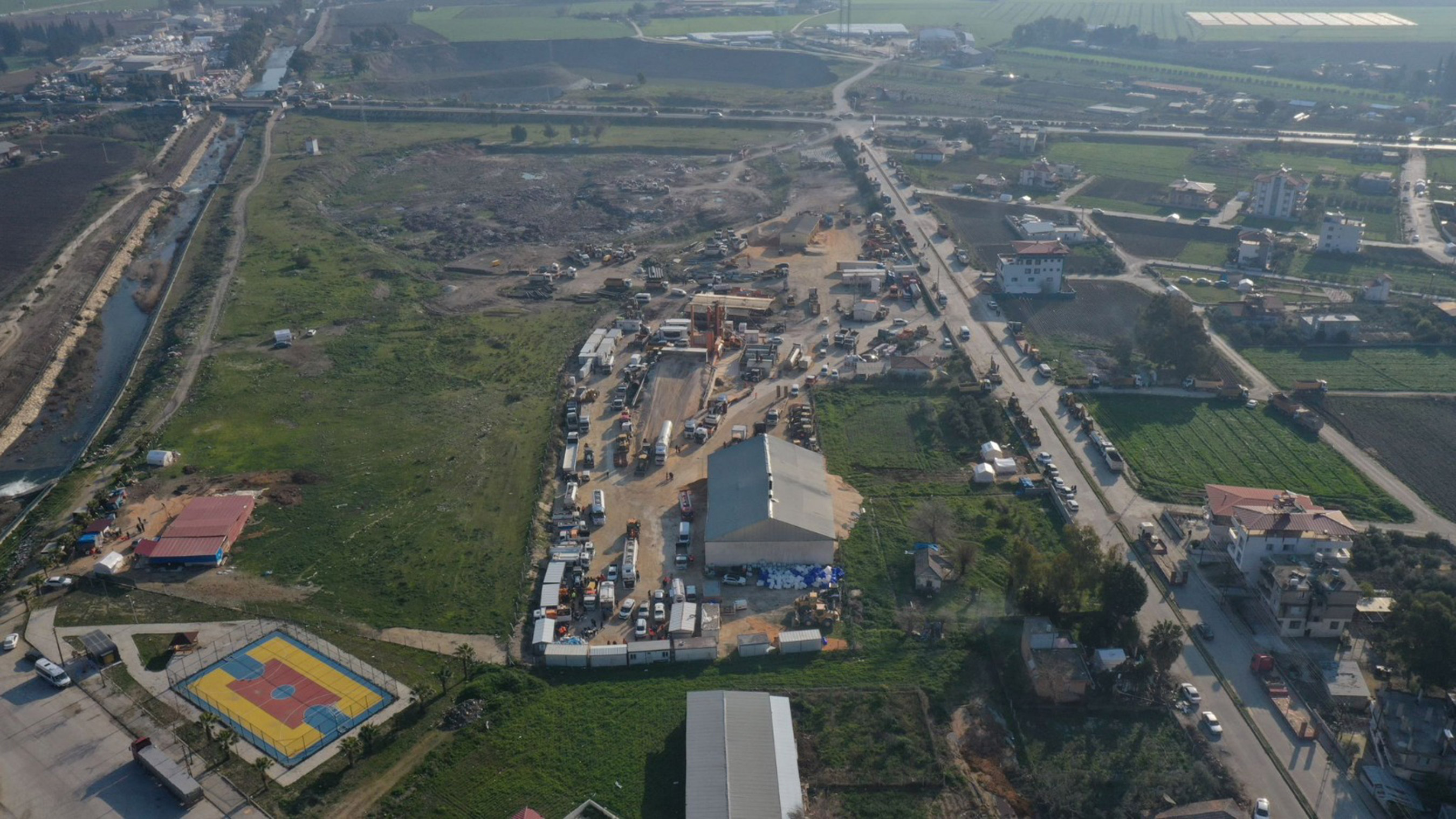 Konya Büyükşehir Deprem Bölgesinde Araç Şantiyesi Kurdu