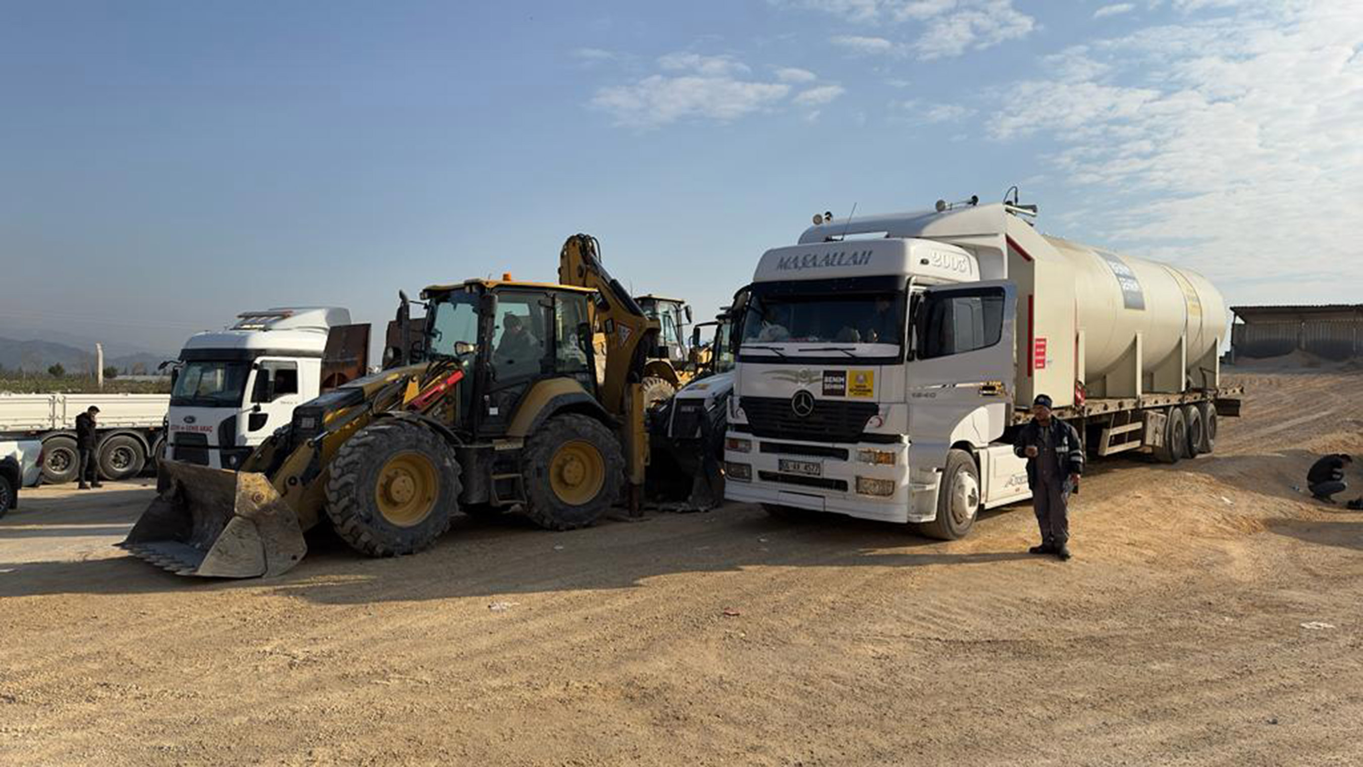 Konya Büyükşehir Deprem Bölgesinde Araç Şantiyesi Kurdu