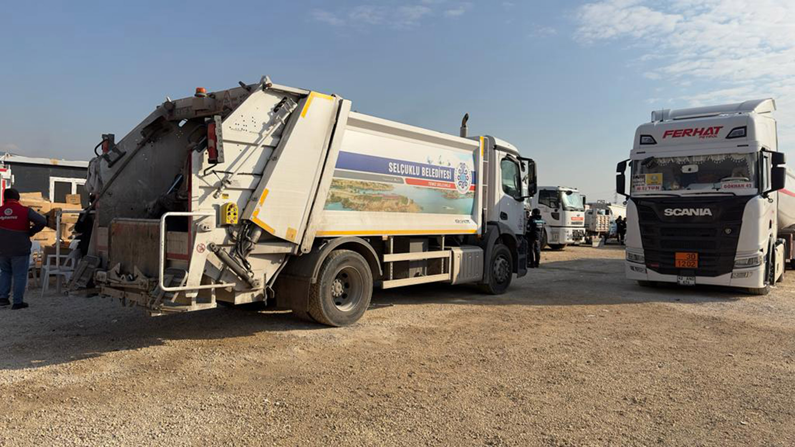 Konya Büyükşehir Deprem Bölgesinde Araç Şantiyesi Kurdu