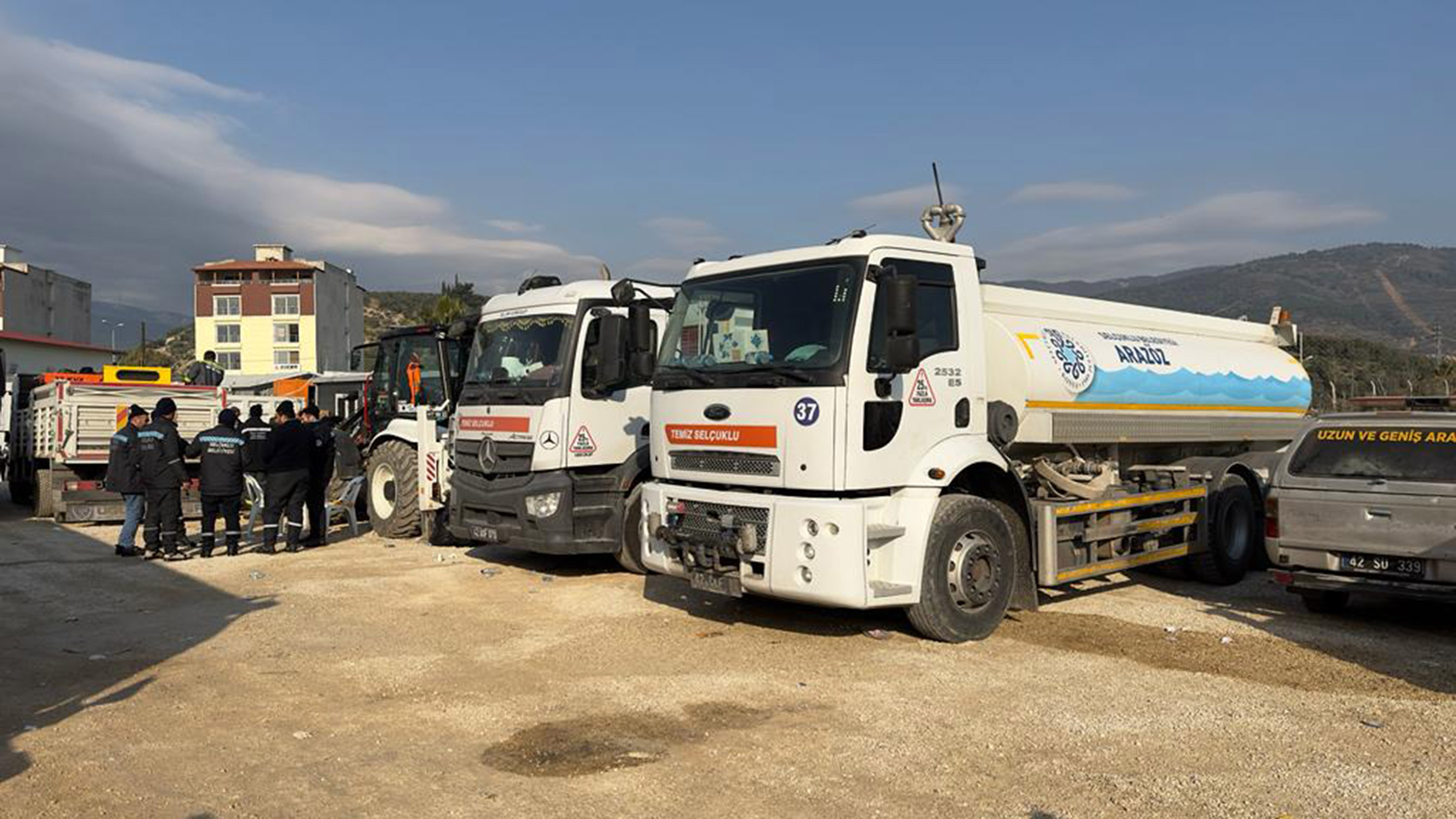 Konya Büyükşehir Deprem Bölgesinde Araç Şantiyesi Kurdu