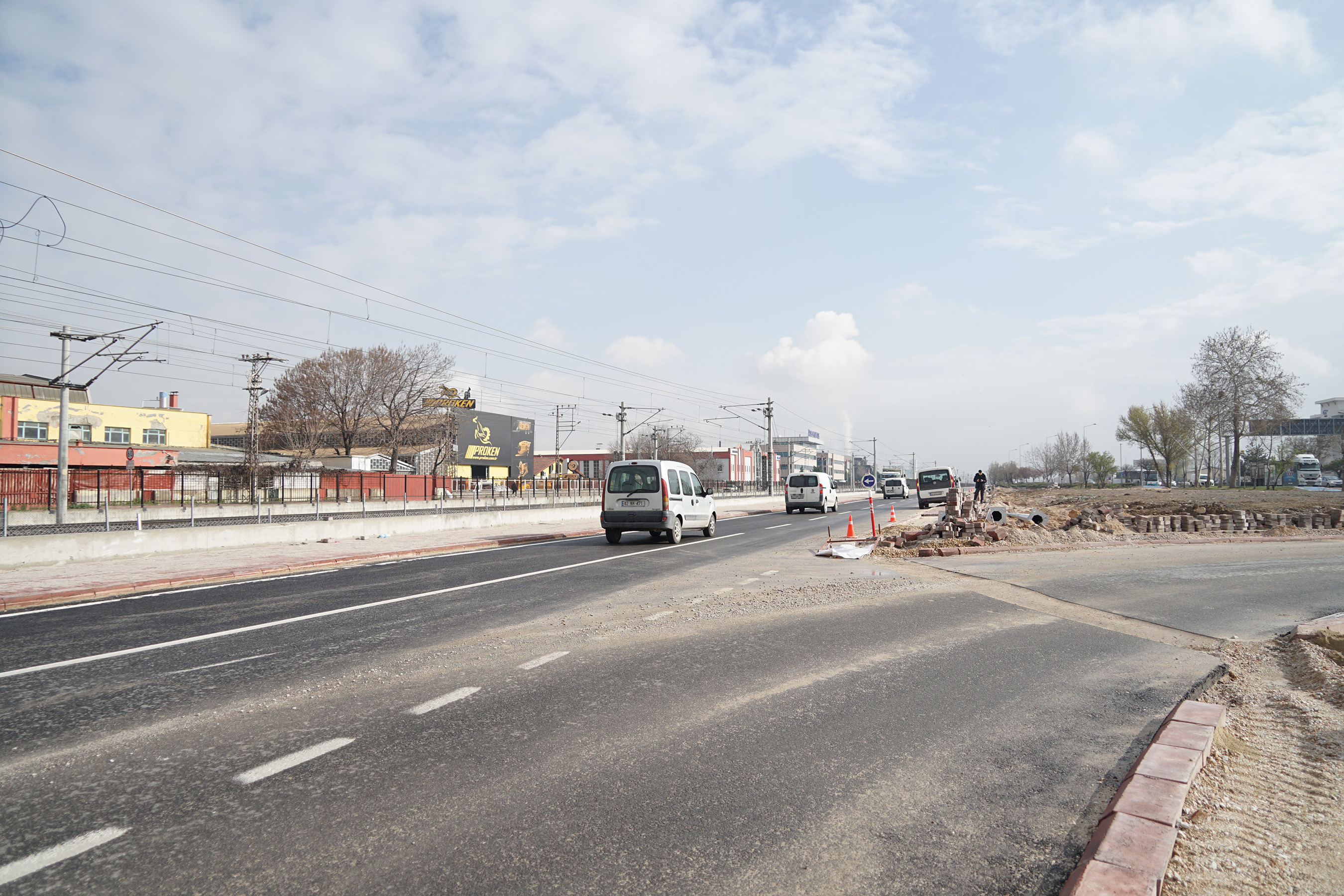 Demir Yolu Caddesi'nde Trafiği Rahatlatacak Düzenleme Tamamlandı