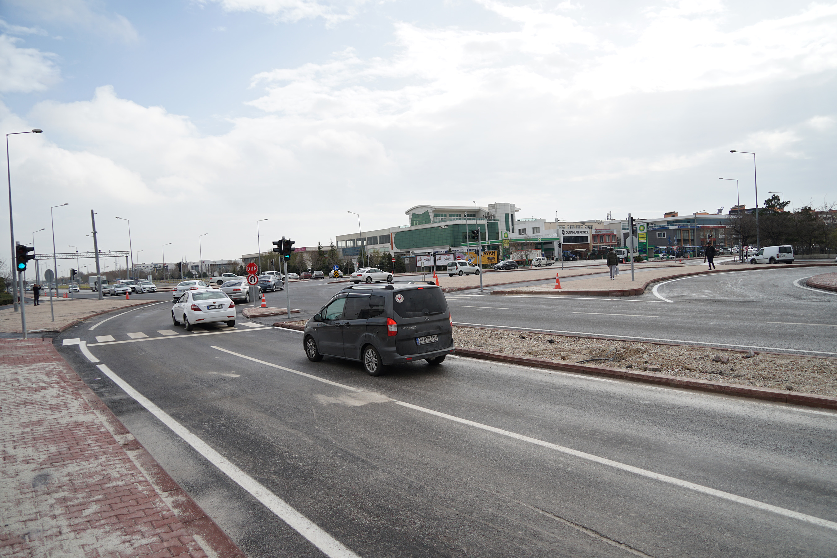 Demir Yolu Caddesi'nde Trafiği Rahatlatacak Düzenleme Tamamlandı