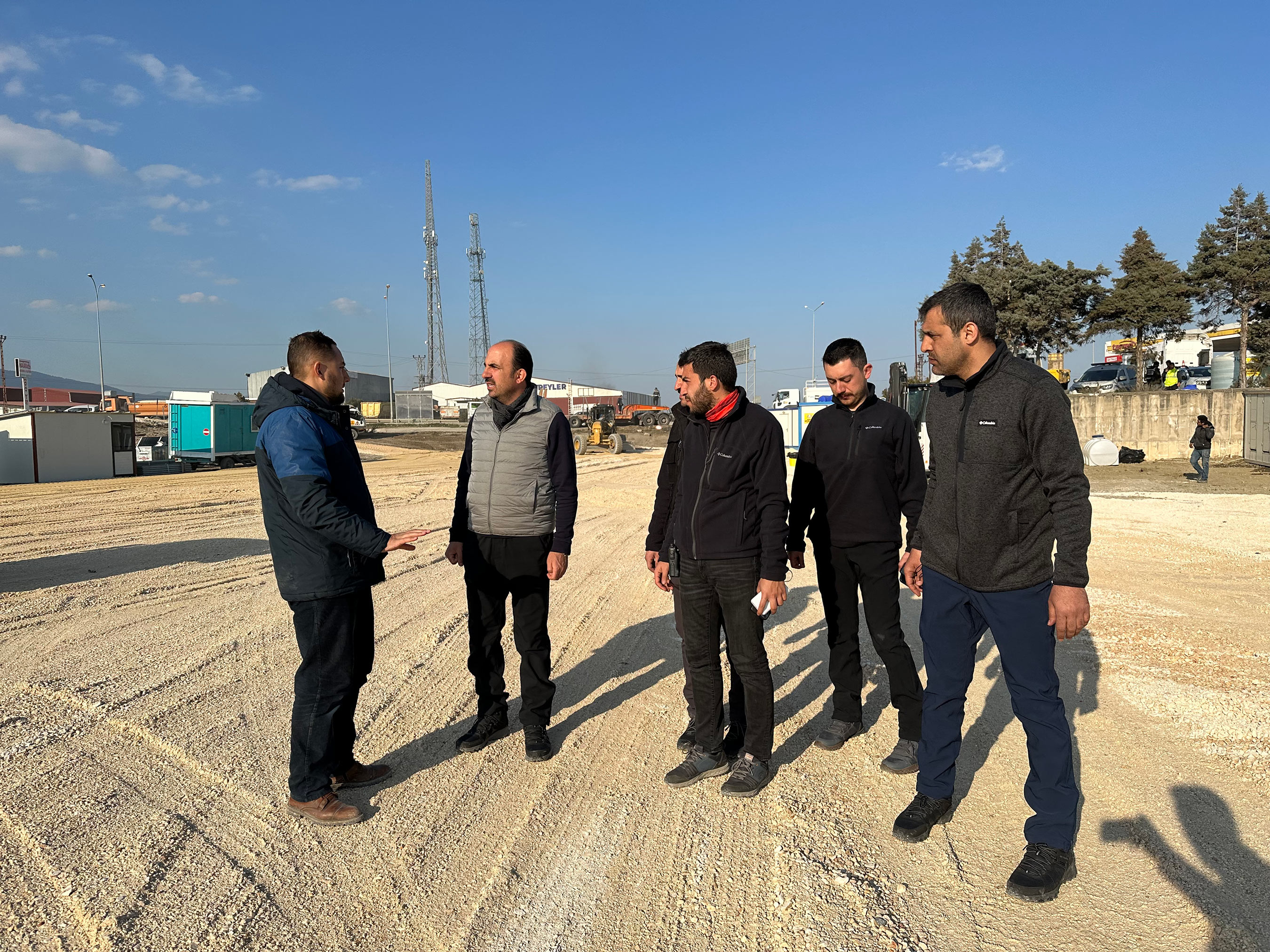 Başkan Altay Hatay'da Kurulacak Konteyner Kent Alanını İnceledi