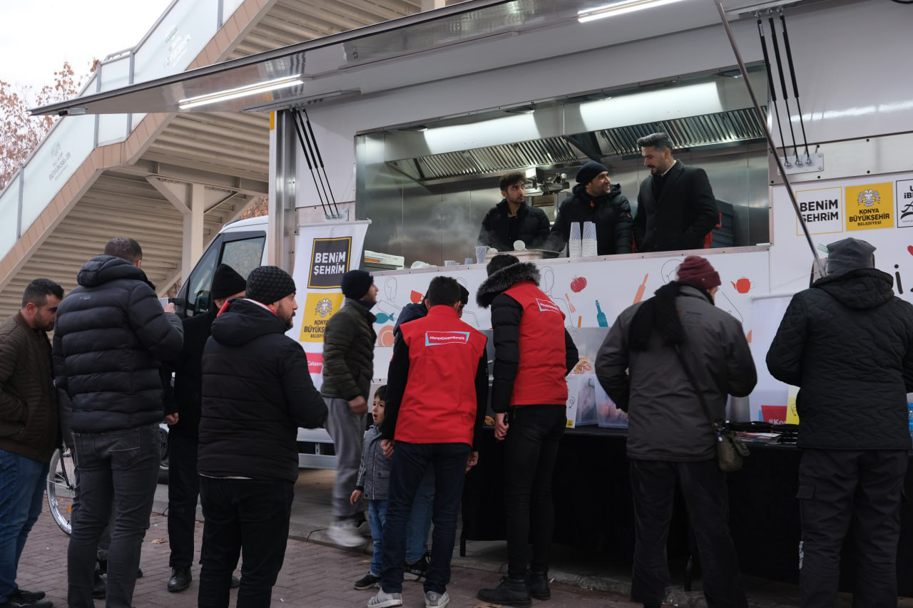 Konya Büyükşehir Çalışan Gençlik Meclisi'nden Yürekleri Isıtan Etkinlik