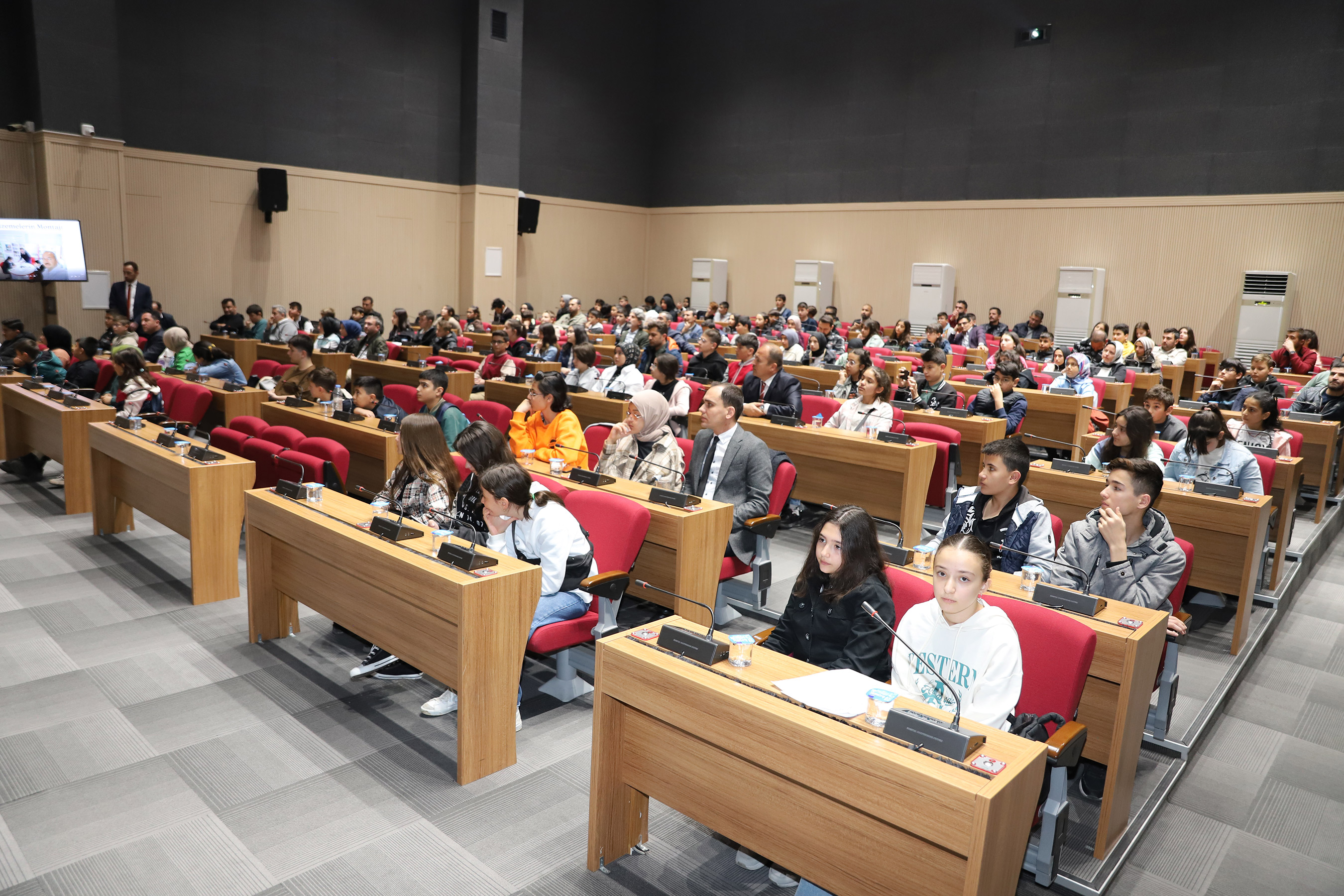 Konya Büyükşehir Çocuk Meclisi'nde Proje Yarışmasının Kazananları Ödüllendirildi