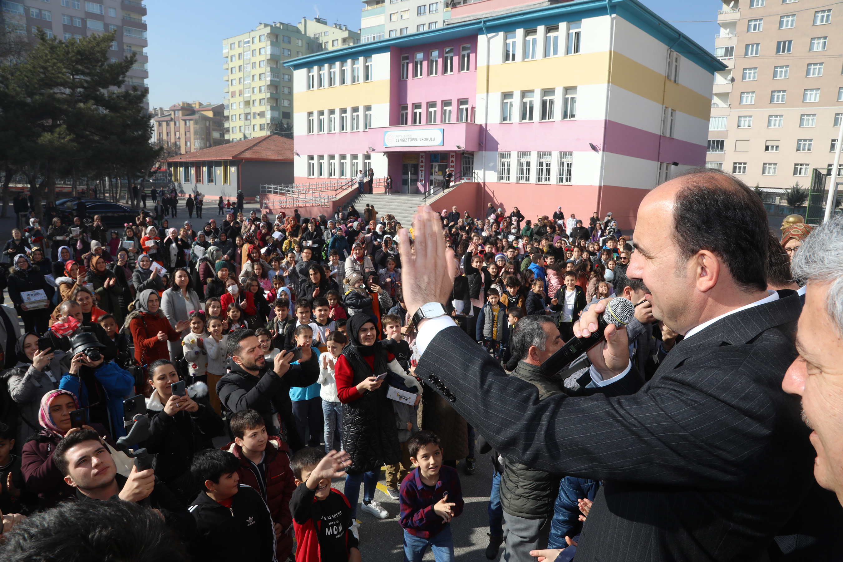 Başkan Altay: '200 Bin Çocuğumuza Karneleri İle Birlikte Şivlilik Hediyemizi Ulaştırdık'