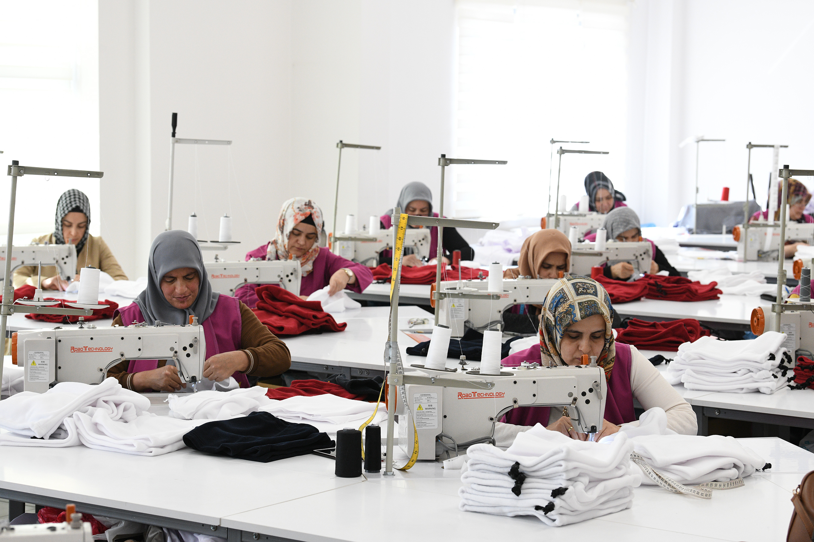 KOMEK ve ASEM Mensupları Depremzedelerin İçini Isıtıyor