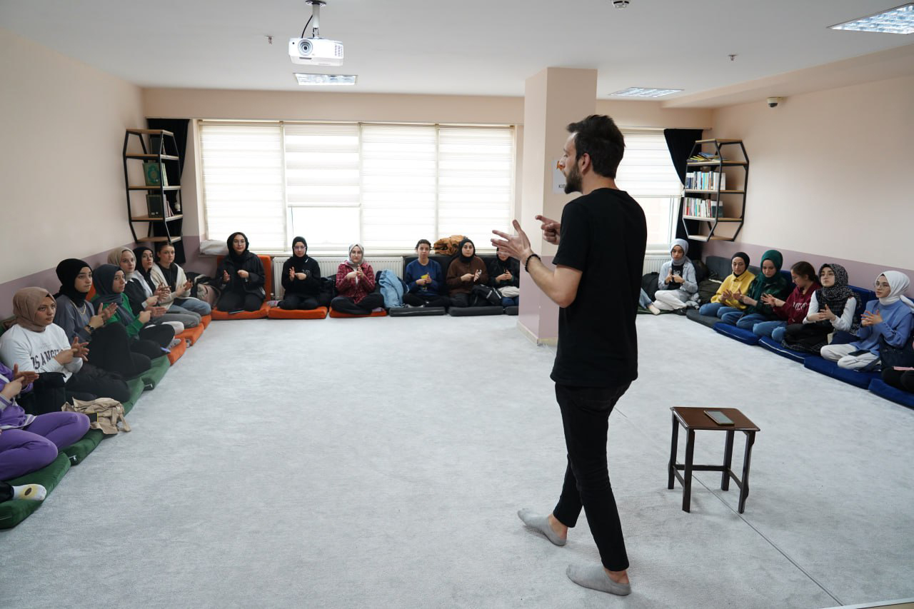 Lise Medeniyet Akademisi'nden İşaret Dili Atölyesi