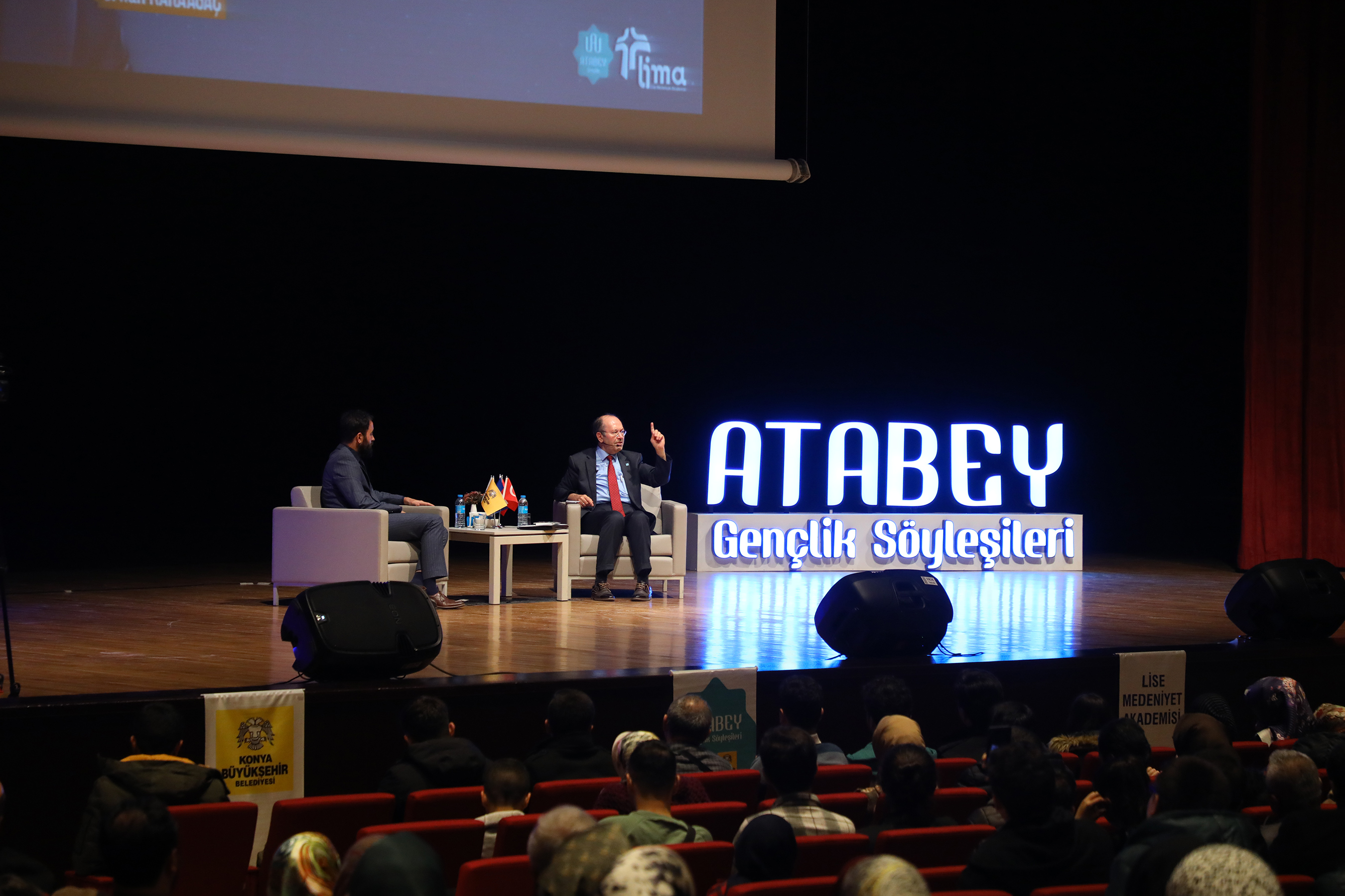 Yusuf Kaplan Atabey Gençlik Söyleşileri'nde Liseli Gençlerle Buluştu