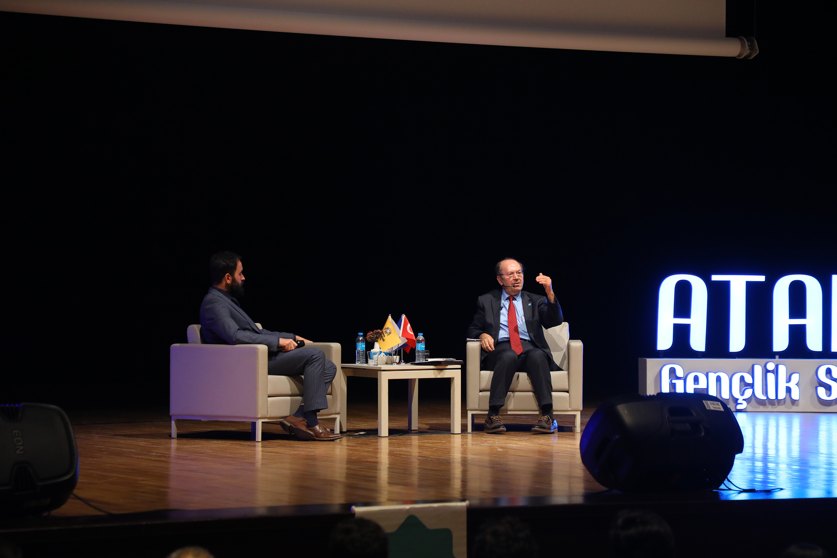 Yusuf Kaplan Atabey Gençlik Söyleşileri'nde Liseli Gençlerle Buluştu