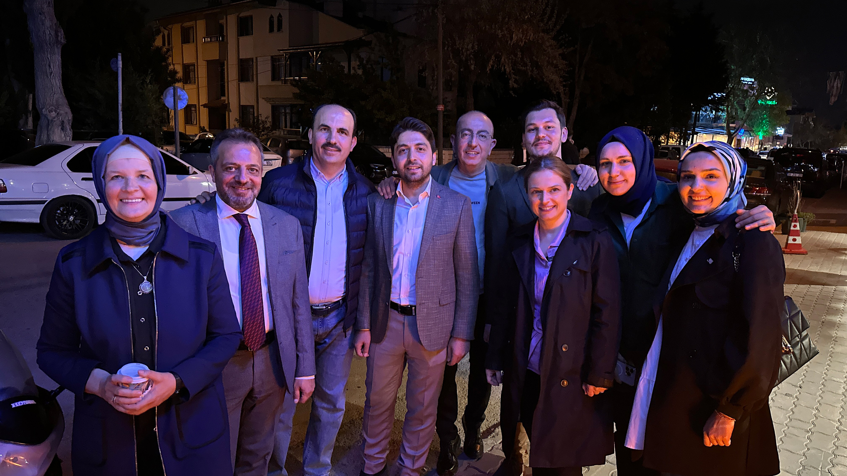 Başkan Altay Şehir Merkezinde Gençlerle Buluştu