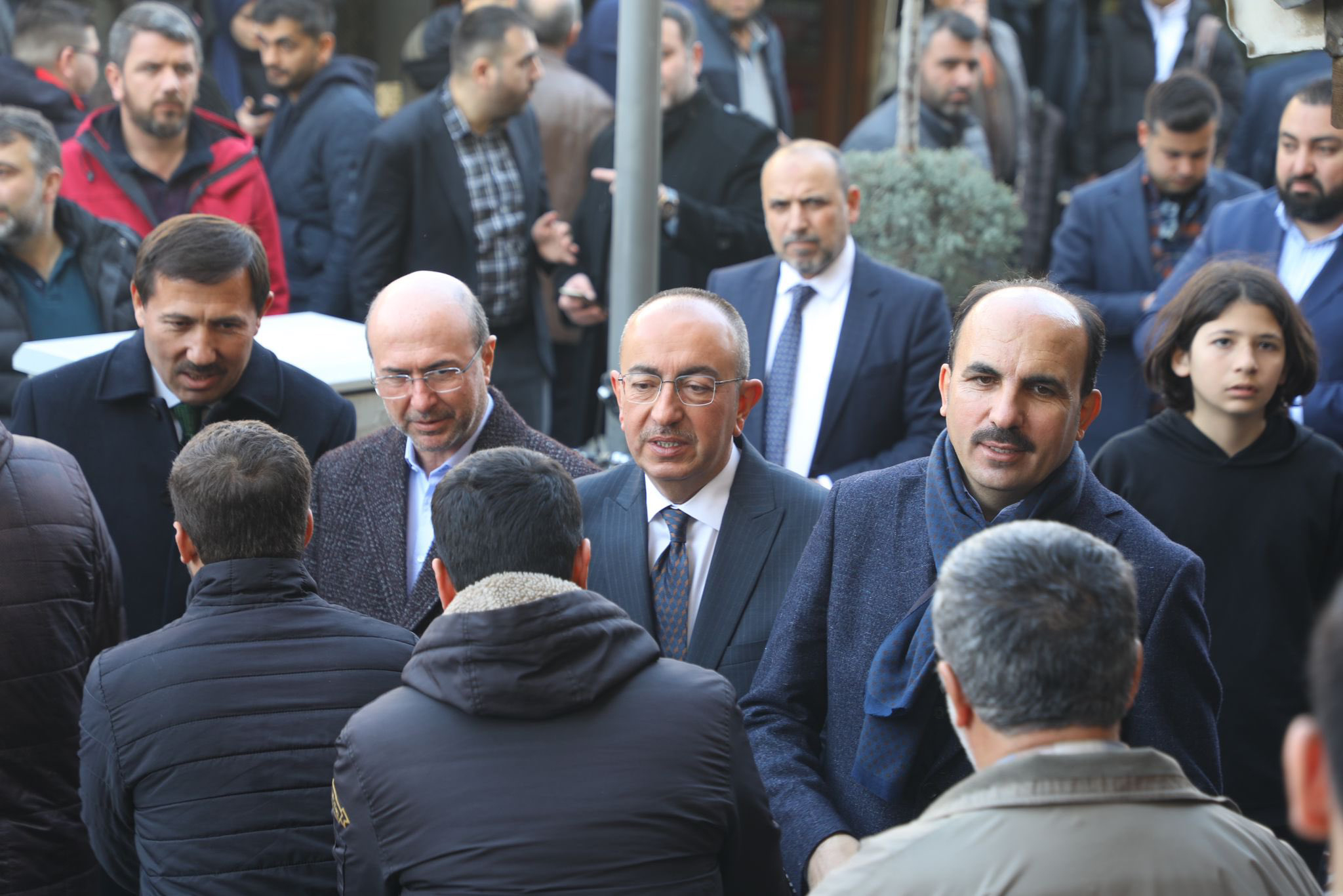 Başkanlar Cuma Namazı Sonrası Kapu Camii'nde Vatandaşlarla Buluştu