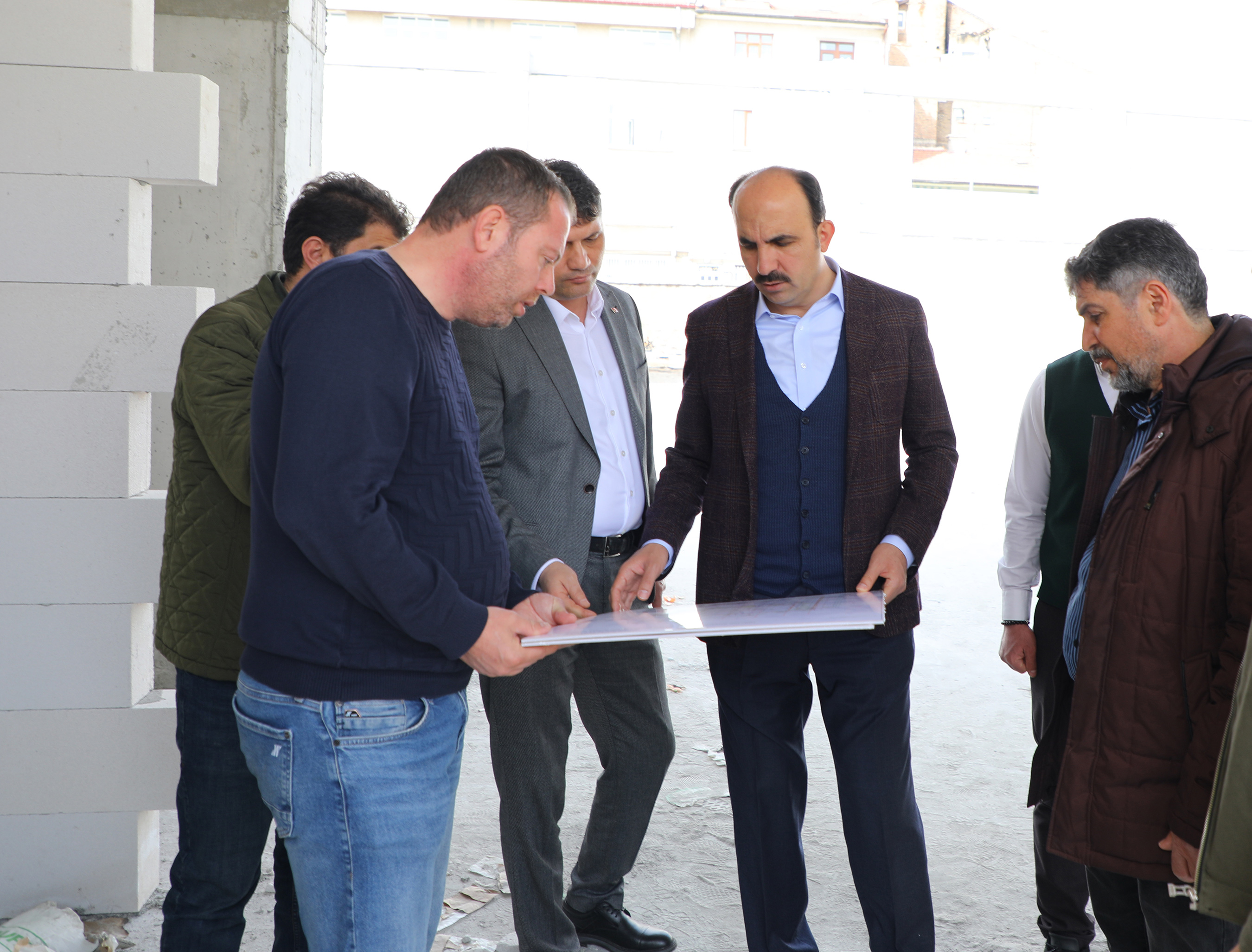 Başkan Altay Tarihi Konya Lisesi Konferans ve Spor Salonu İnşaatını İnceledi