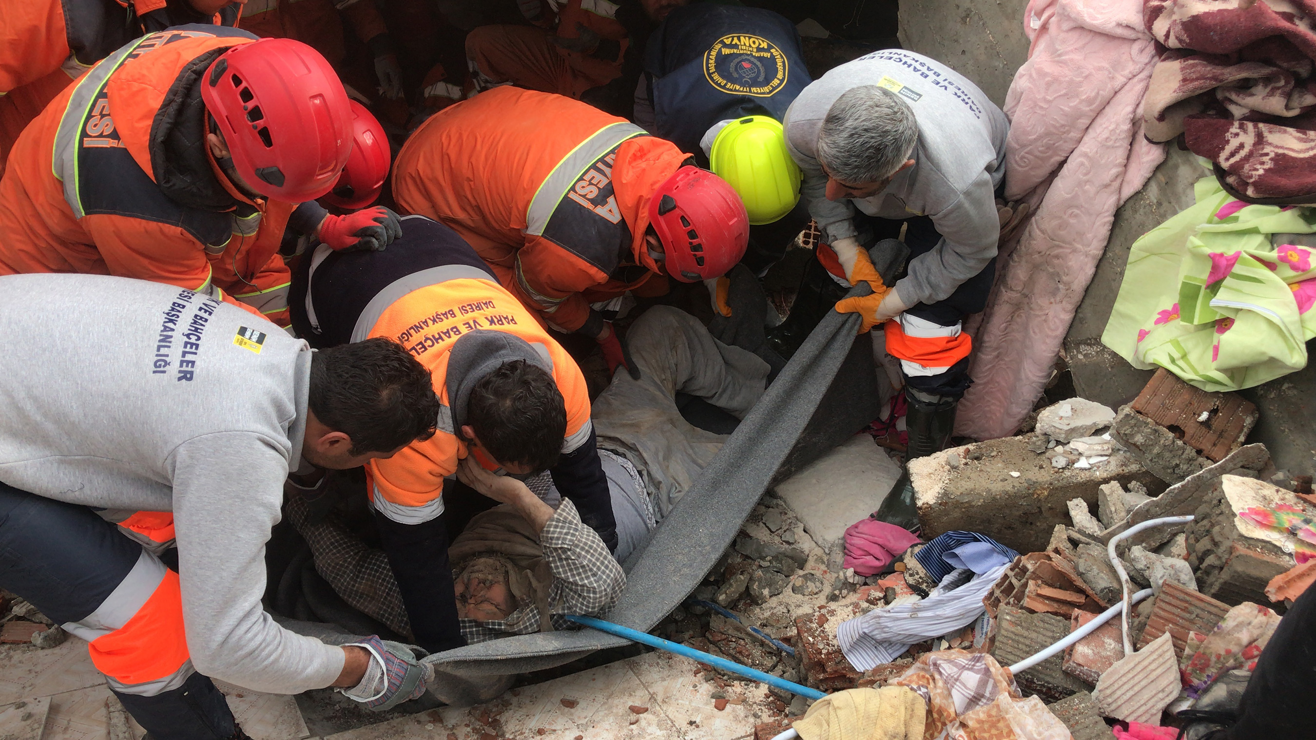 Konya'nın Kalbi Deprem Bölgesinde Atıyor