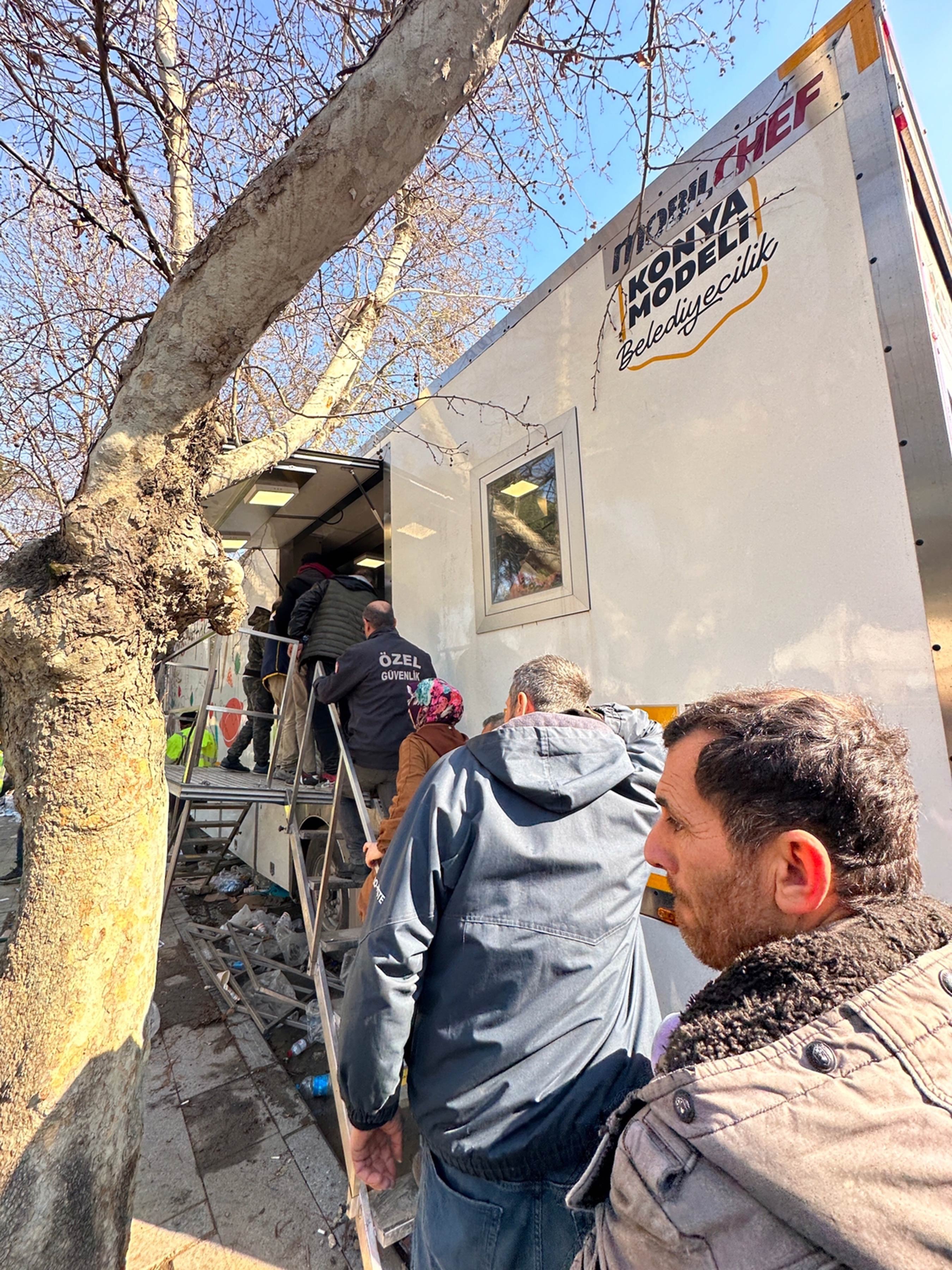 Konya'nın Kalbi Deprem Bölgesinde Atıyor