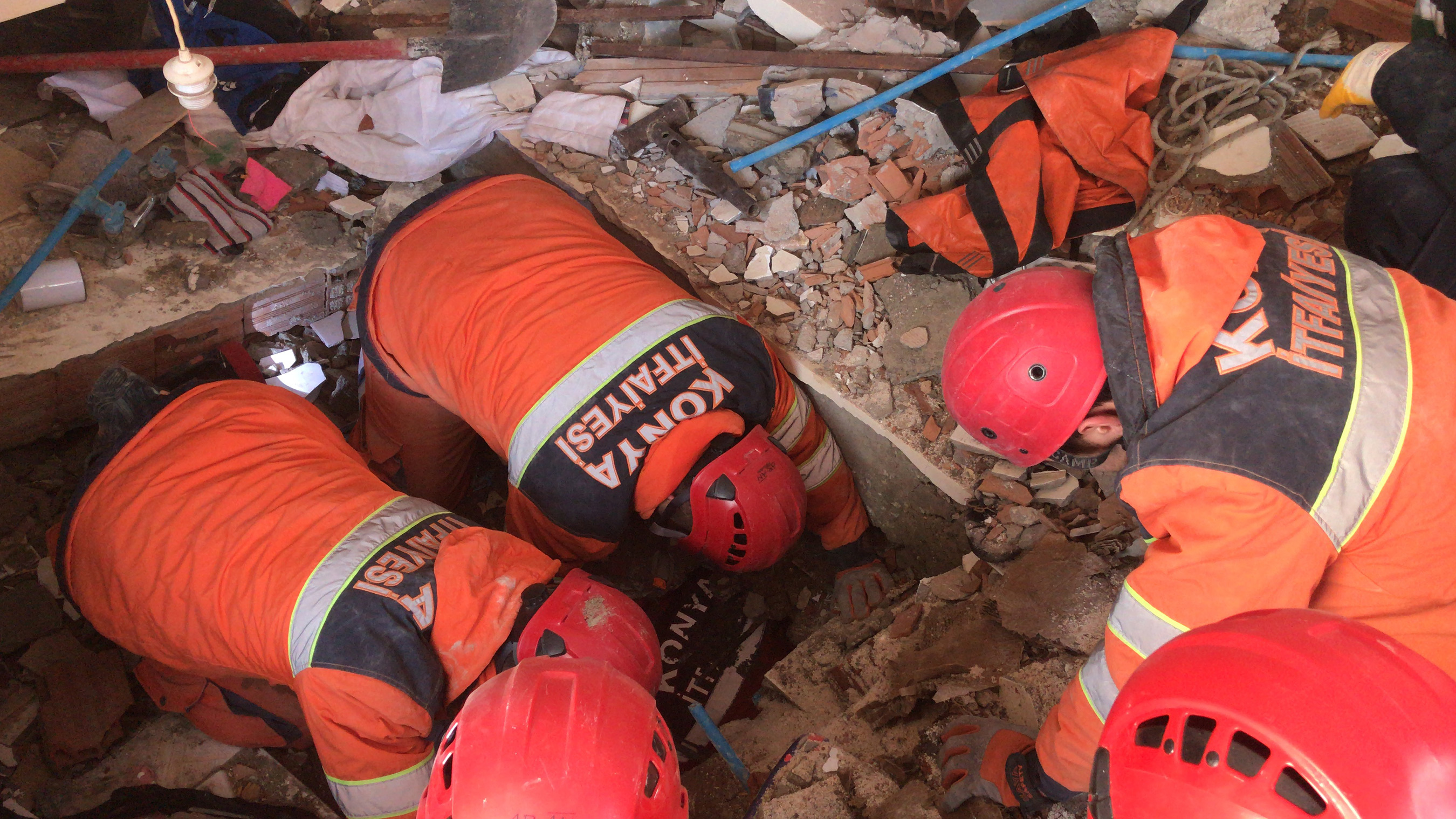 Konya'nın Kalbi Deprem Bölgesinde Atıyor