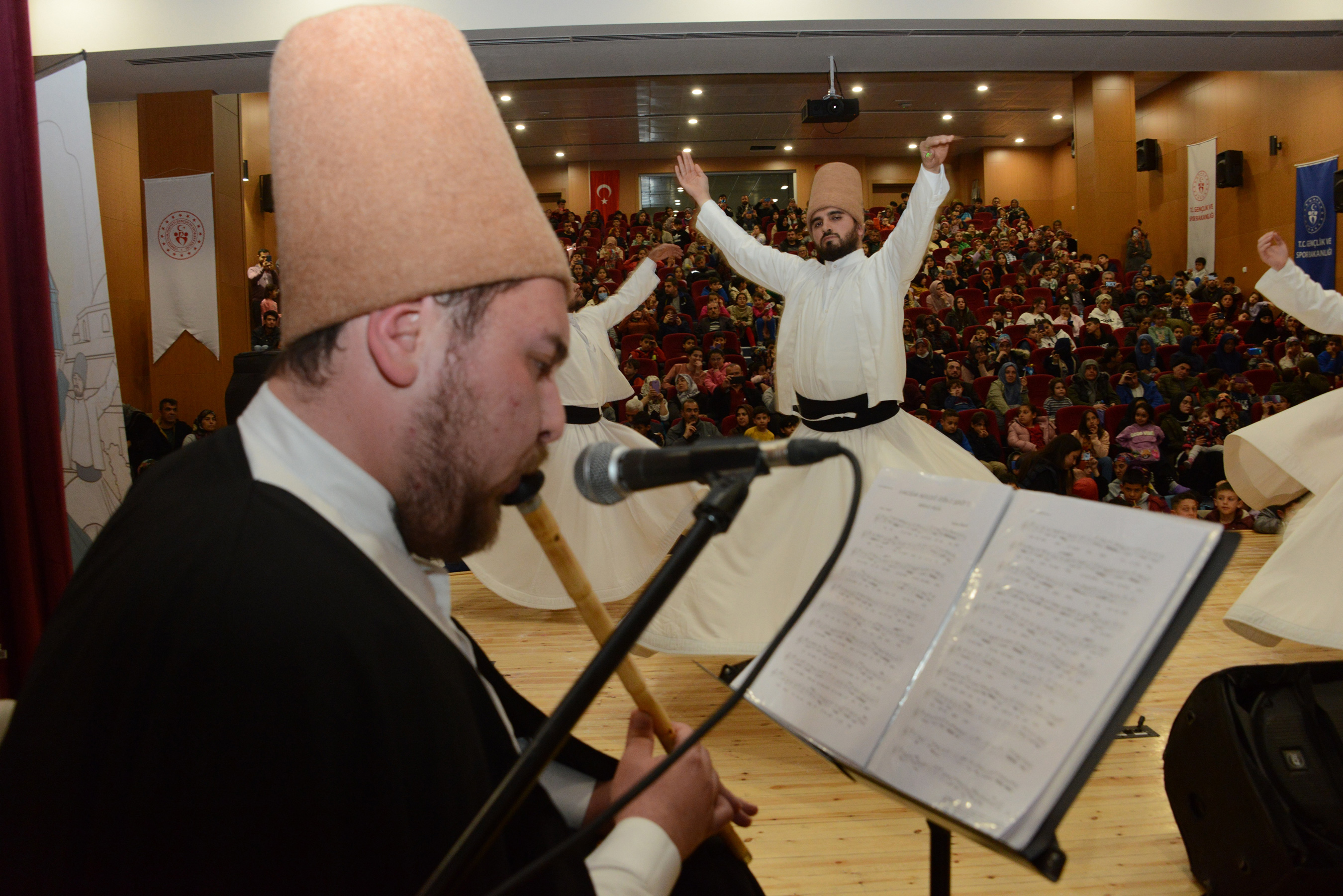 Büyükşehir Konya'da Yurtlarda Kalan Depremzedelere Sema Programlarıyla Moral Veriyor
