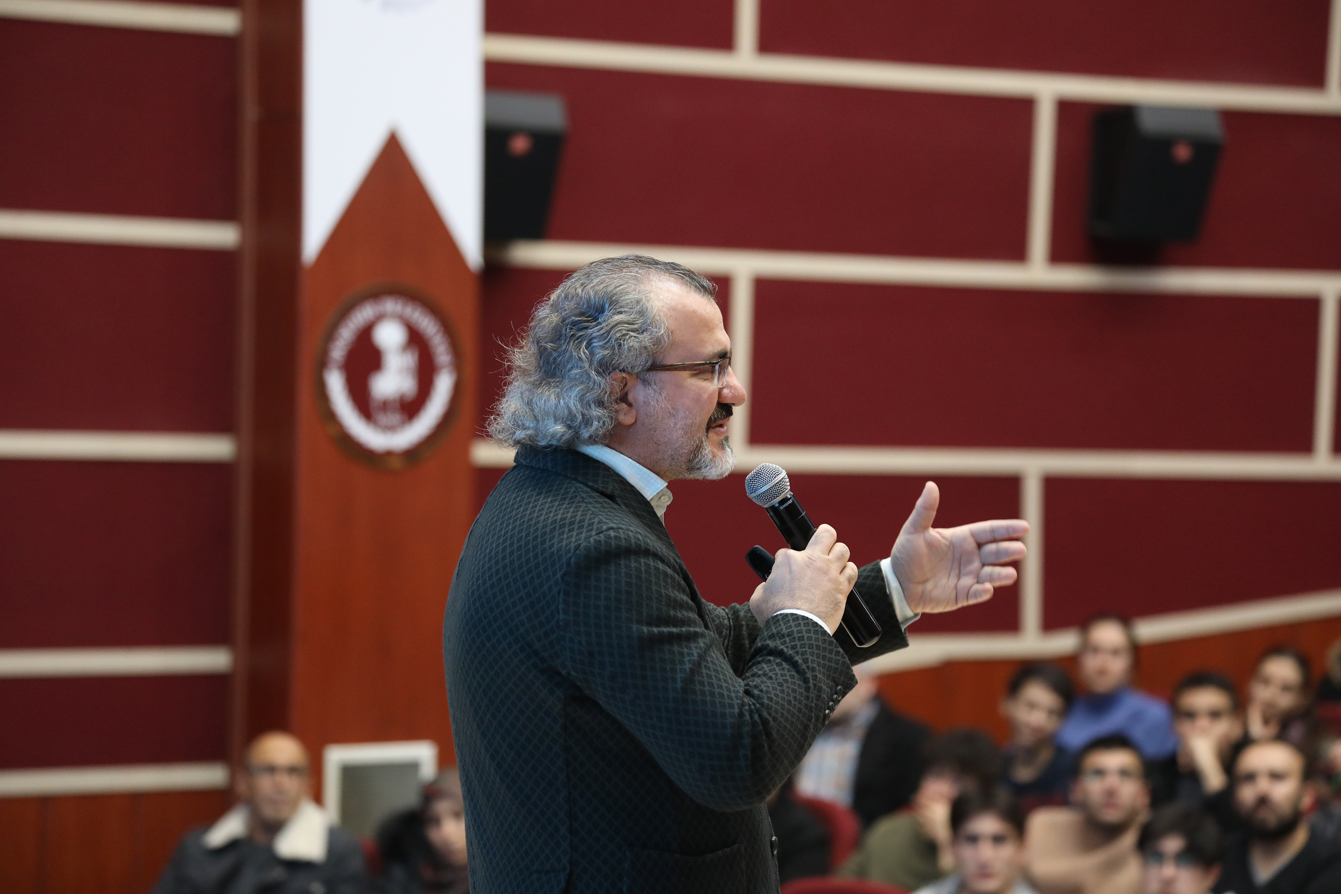 Konya Büyükşehir İlçelerdeki Şehir Konferanslarında Sevilen İsimleri Konyalılarla Buluşturuyor