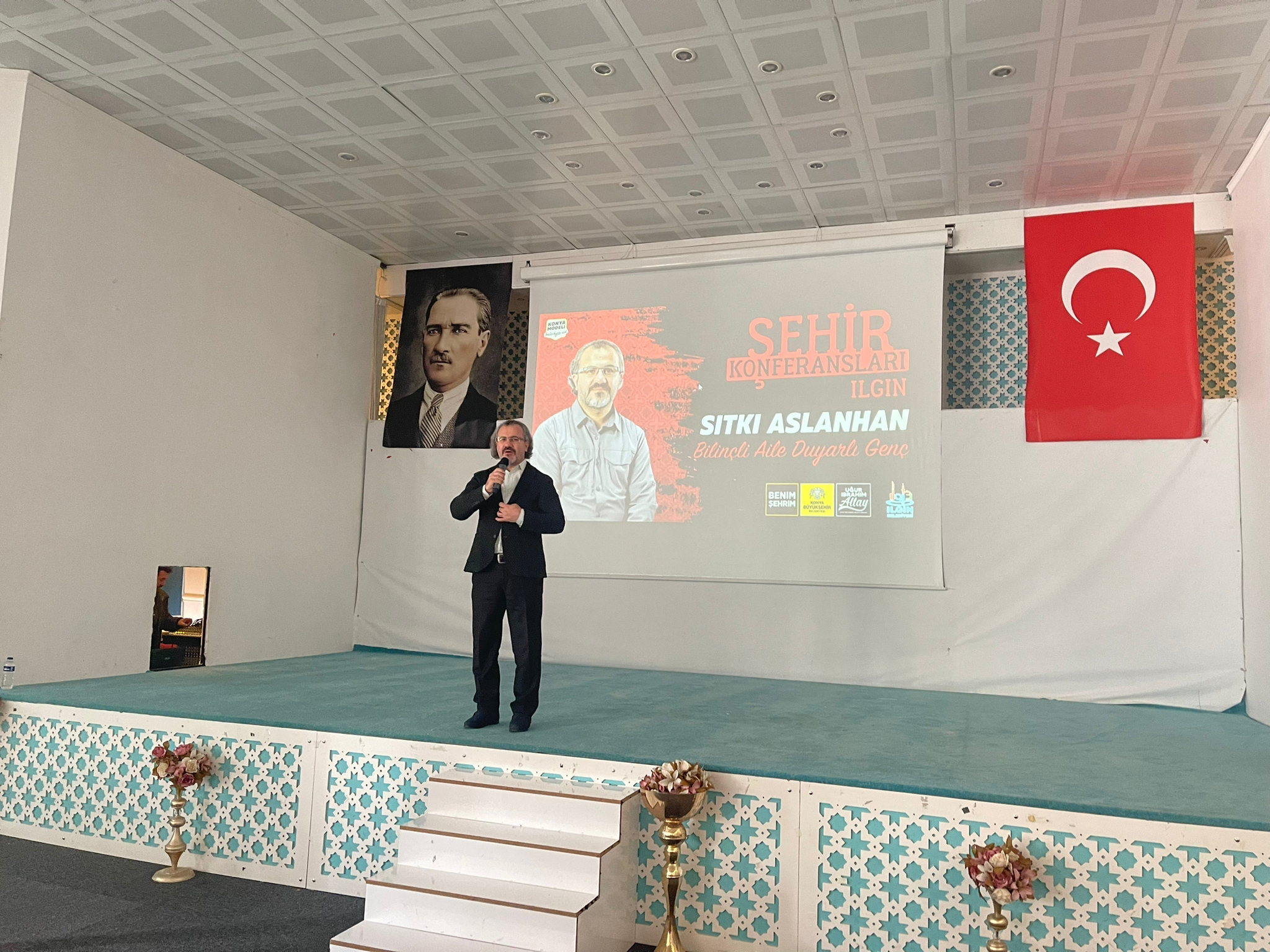 Konya Büyükşehir İlçelerdeki Şehir Konferanslarında Sevilen İsimleri Konyalılarla Buluşturuyor