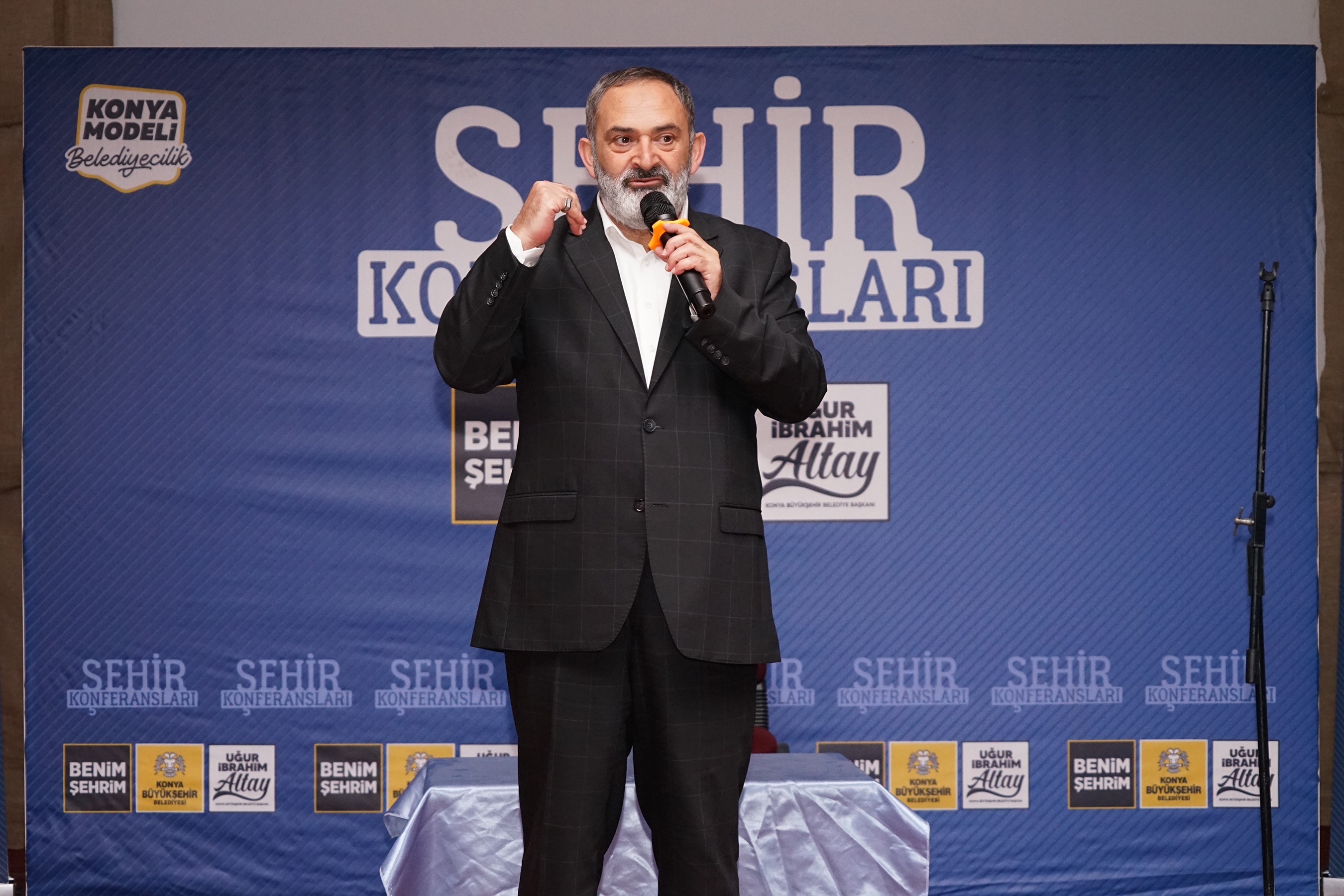 Dursun Ali Erzincanlı ve Hayati İnanç İlçe Şehir Konferanslarına Konuk Oldu
