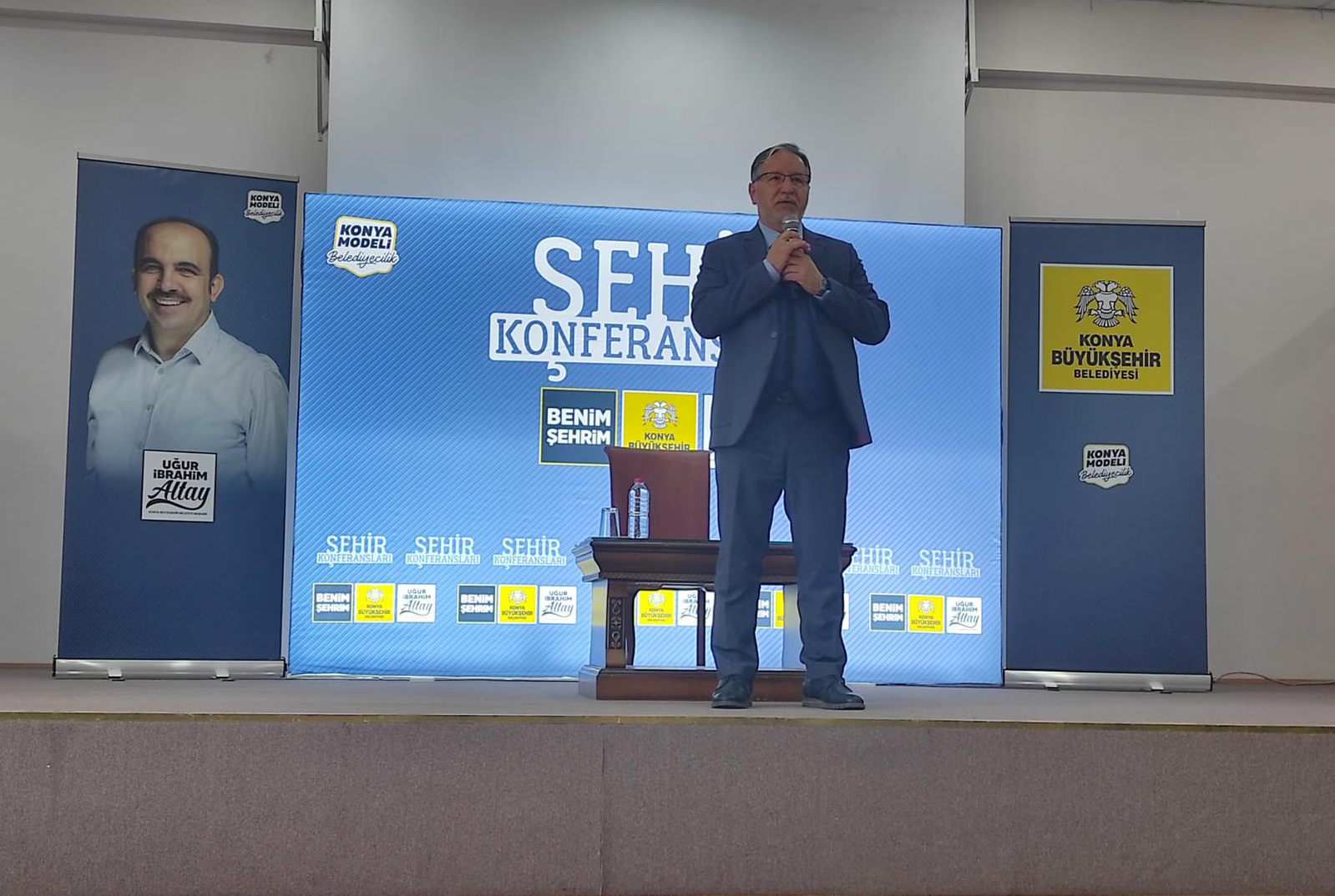 İlahiyatçı Mustafa Karataş İlçelerde Konyalılarla Buluştu