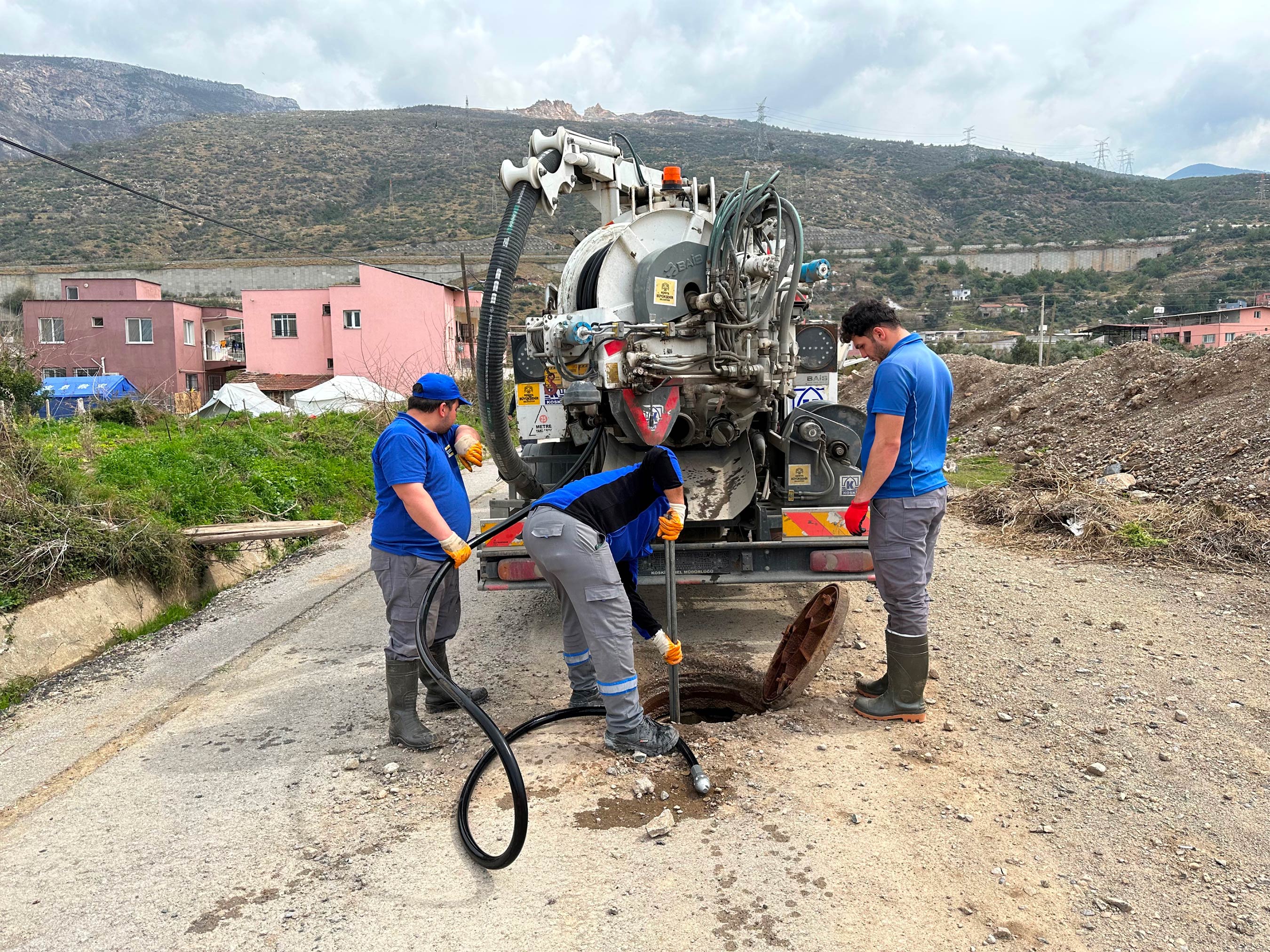 KOSKİ Ekipleri Hatay'da Kanal Taşkınına Müdahale Etti