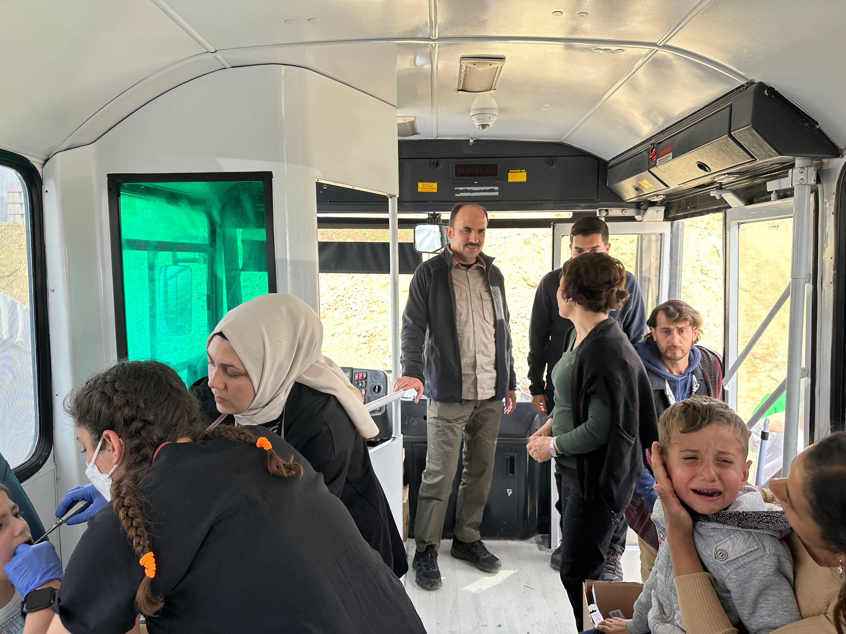 Konya Mobil Gözlük ve Diş Araçları Depremzedelere Derman Oluyor 