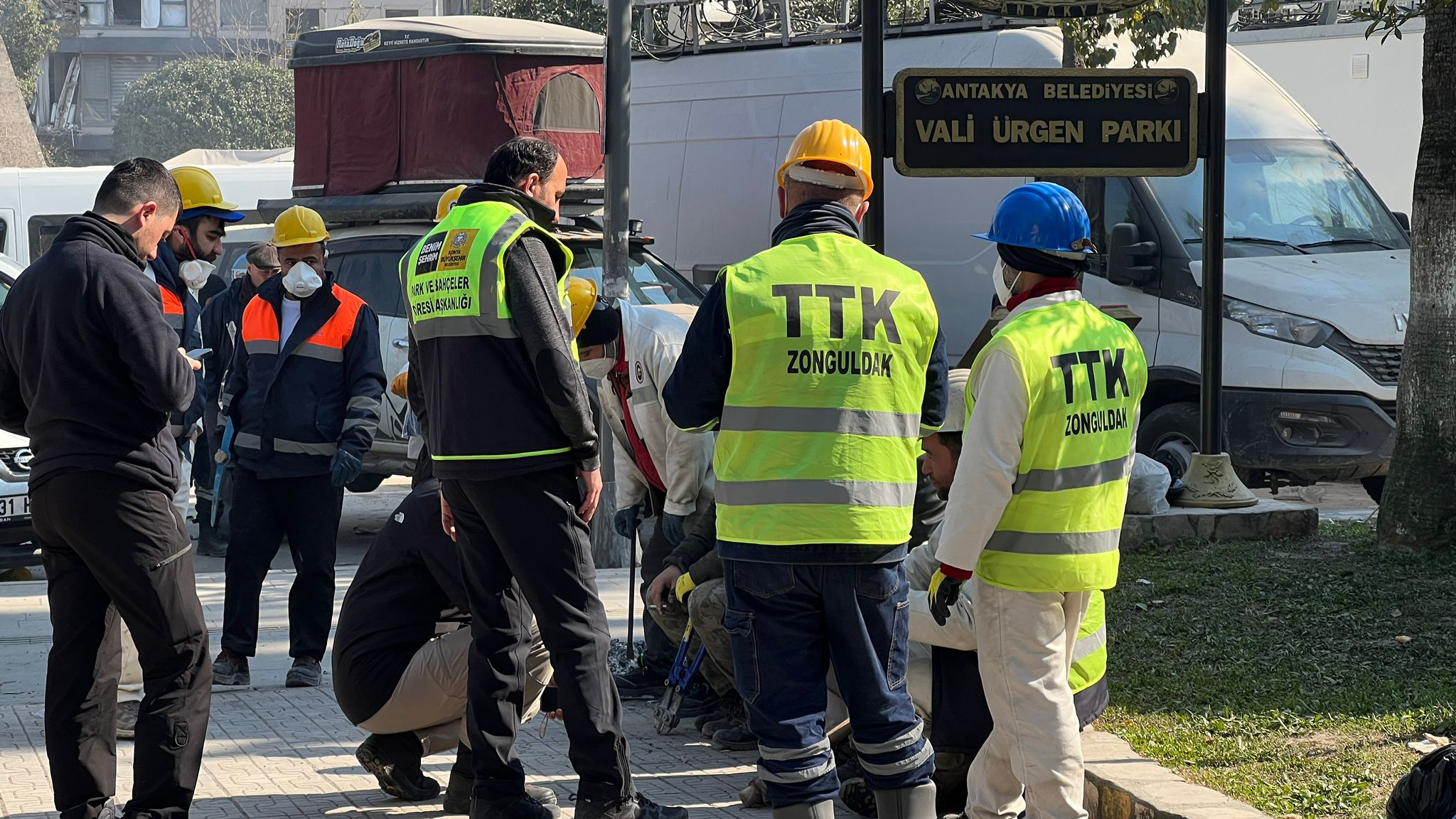 Başkan Altay Mobil Mutfak Tırı ve Ekmek Fırınında Yemek Dağıtımı Yaptı 