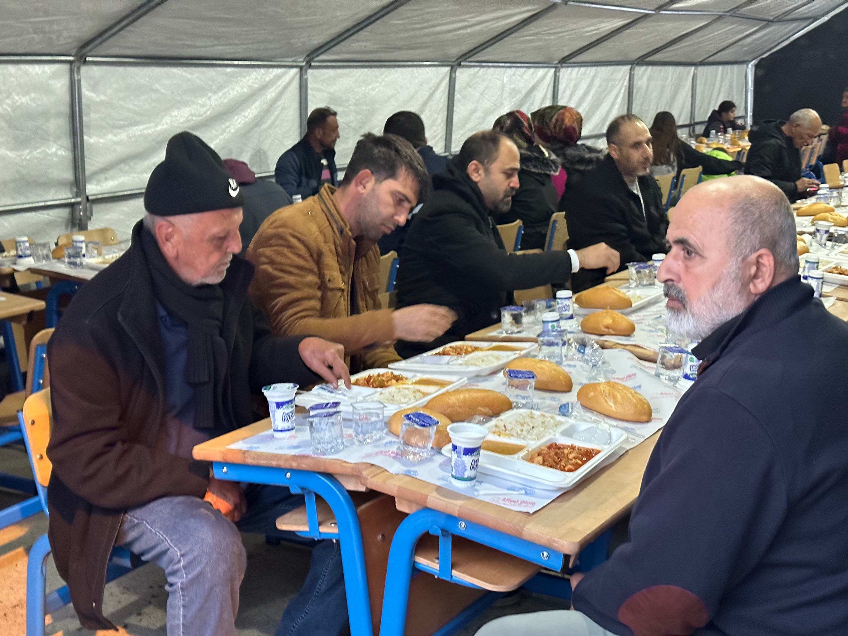 Konya Çadırında Hataylı Depremzedeler İlk İftar Bereketini Yaşadı